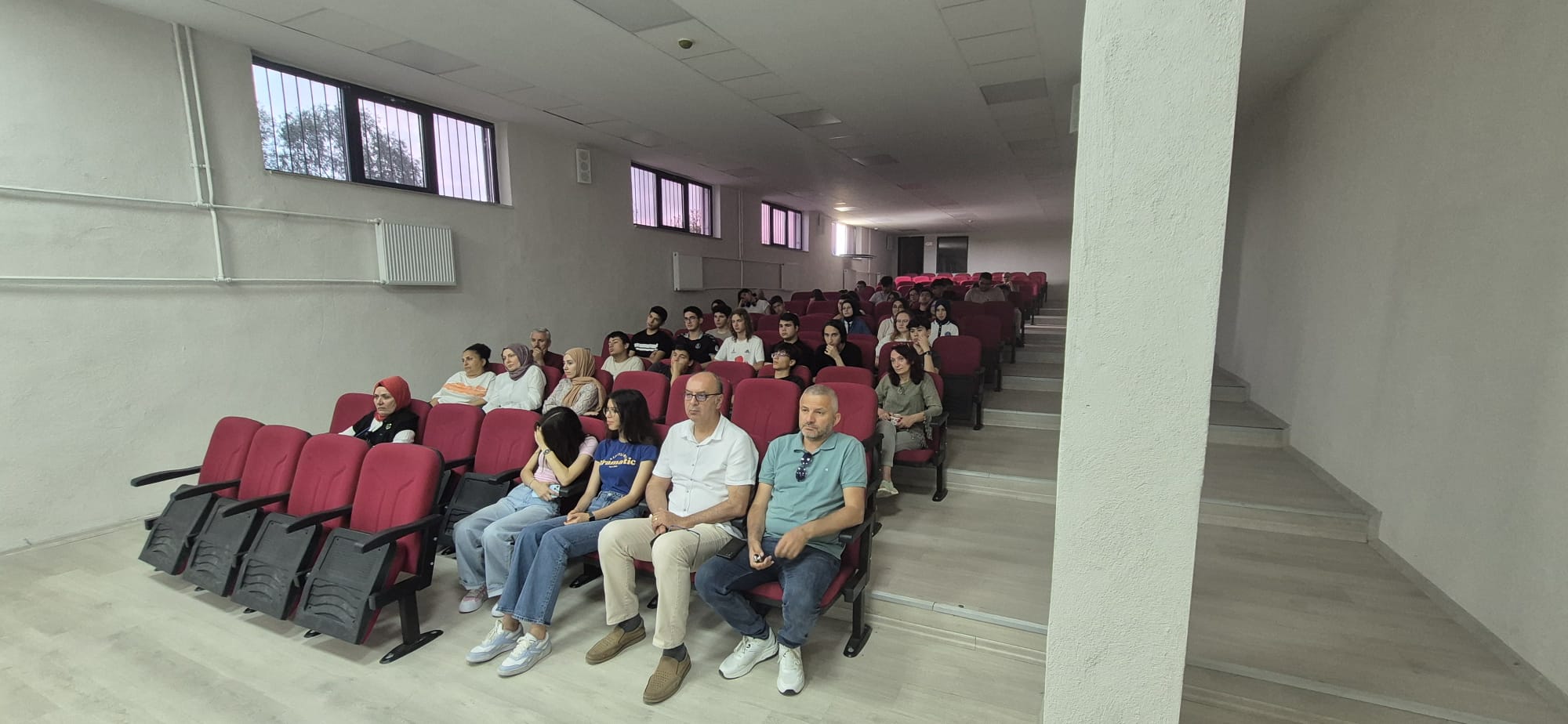 Şiirin en güzel dizeleri liselere taşındı: Şairler Sakarya’da öğrencilerle buluştu