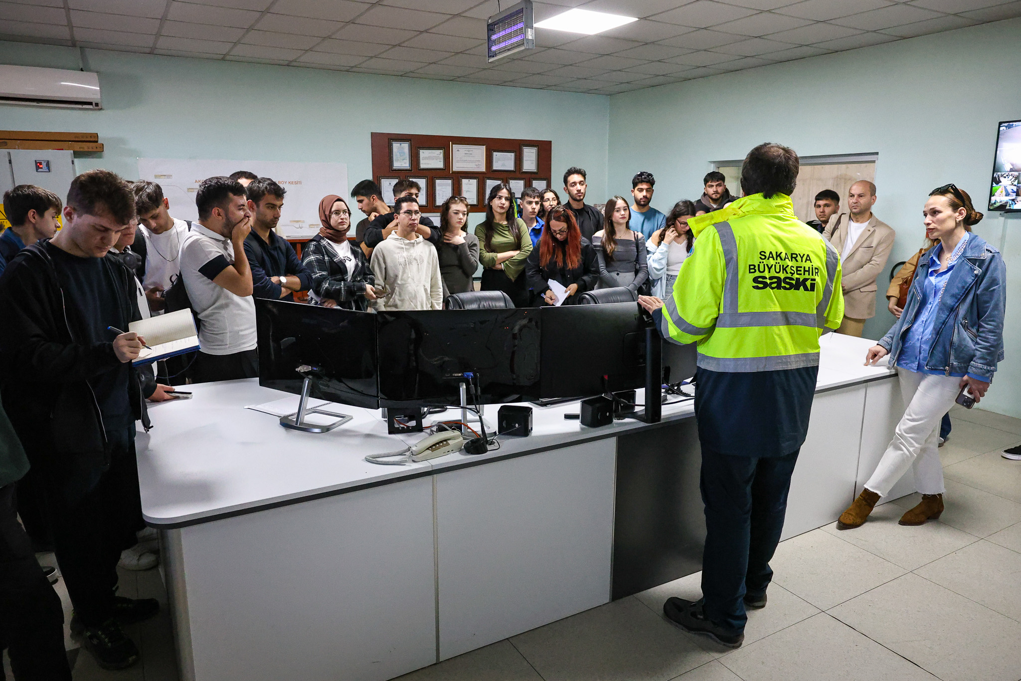 Geleceğin enerji uzmanları SASKİ’nin elektrik üretim tesislerini inceledi