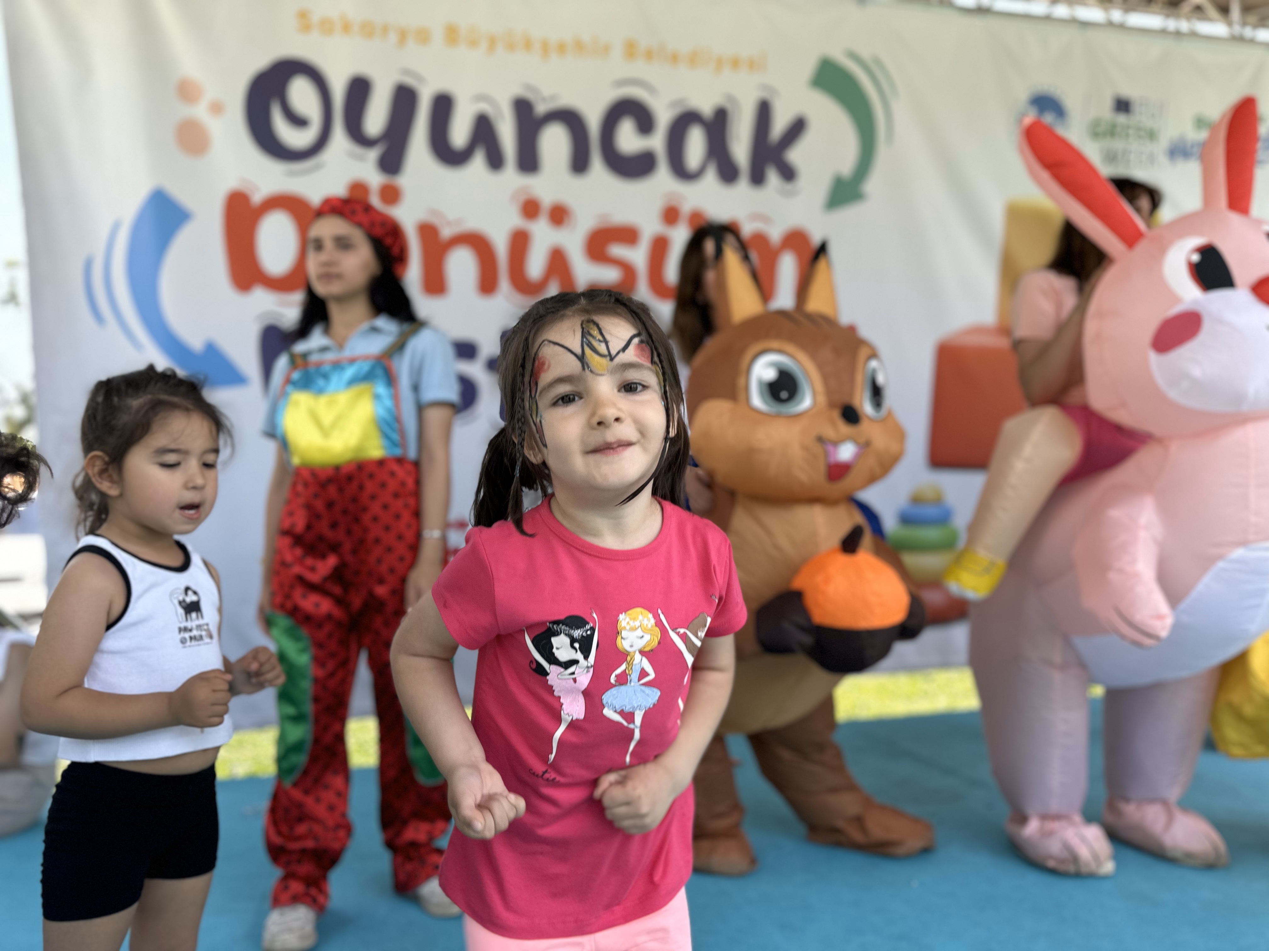 Çocuklar Sakarya’da bir ilke misafir oldu: Oyuncak Festivali’nde rengarenk buluşma