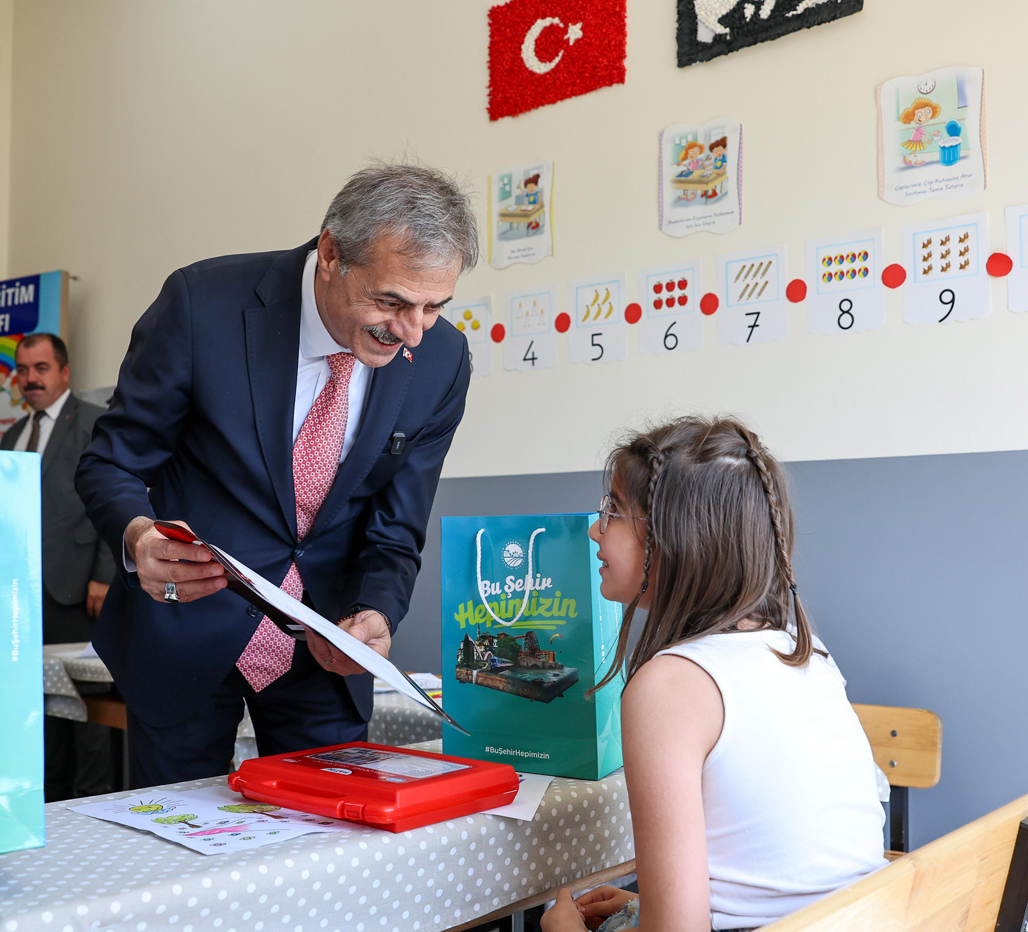 Yusuf Alemdar, çocukların heyecanına ortak oldu: “Siz bu şehrin ve geleceğin parlayan yıldızları olacaksınız”