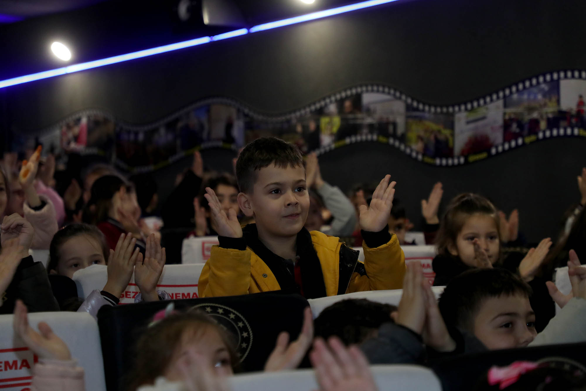 Gezen Sinema Tırı çocukları beyaz perdeyle buluşturuyor