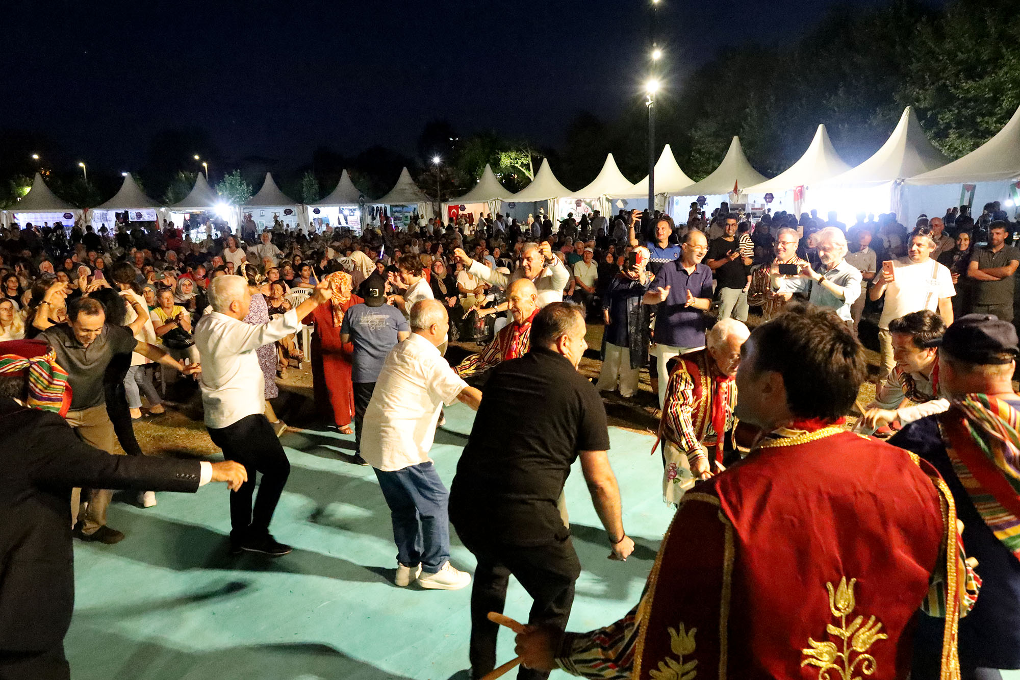 Hemşehri buluşmalarına unutulmaz son: Millet Bahçesi kültür festivalinde on binleri ağırladı