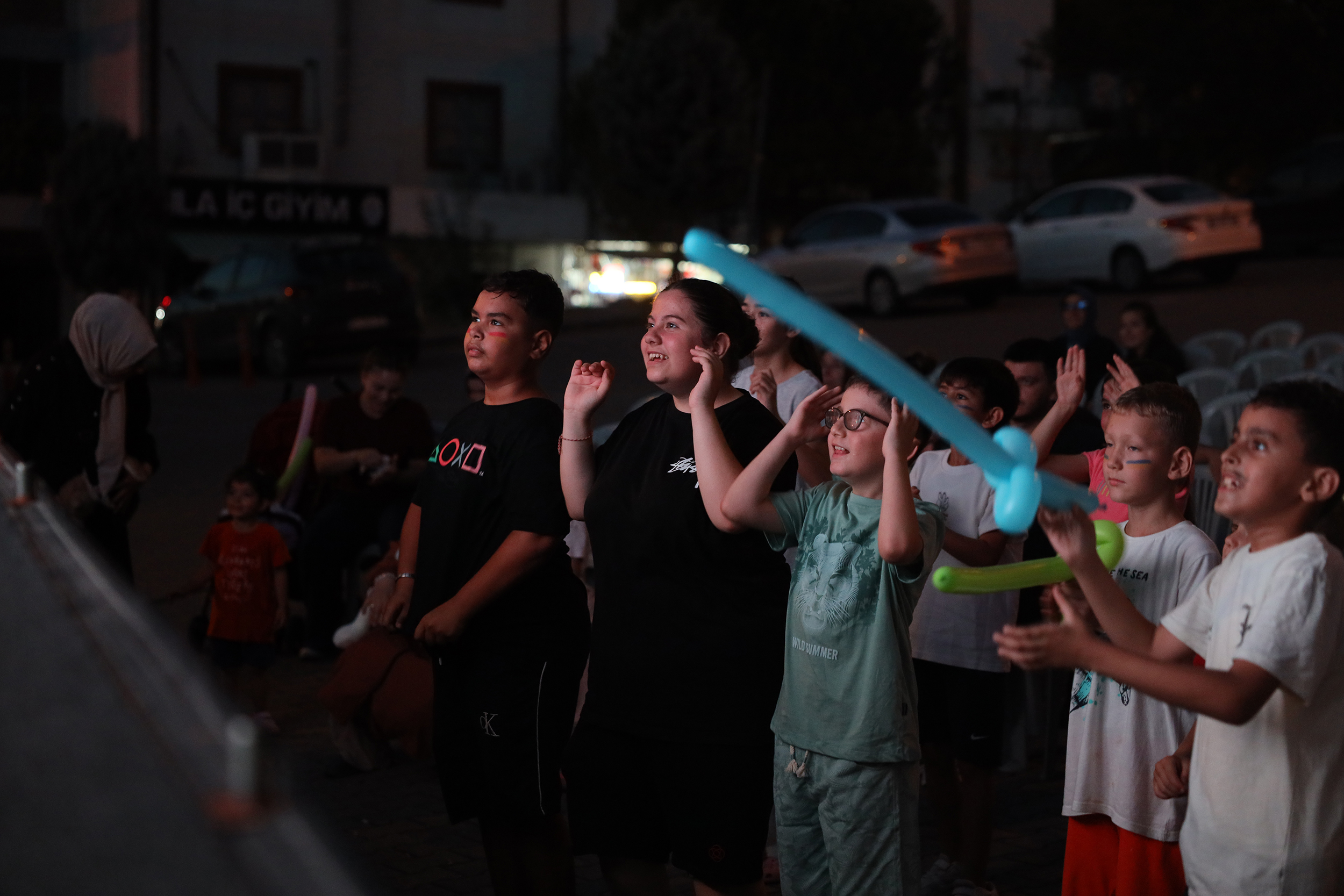 Mutluluk Tırı mahalle mahalle geziyor: Sıradaki durak Sapanca