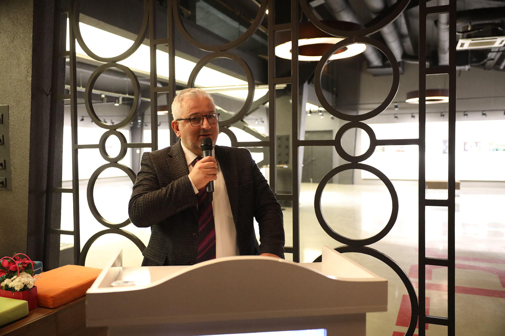 Sakarya’nın kültürünü yansıtan kareler OSM’de sanatseverle buluştu