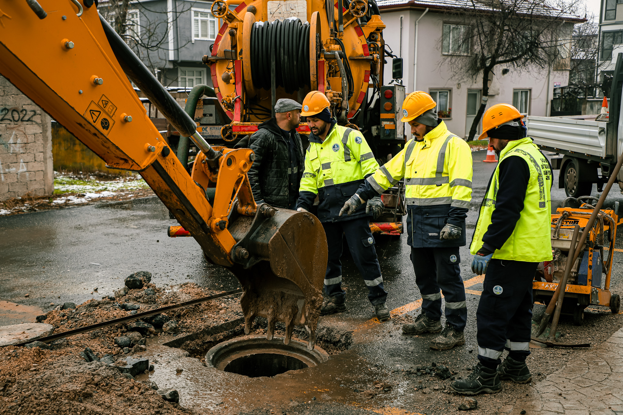 SASKİ altyapı hatlarının hava koşullarından etkilenmemesi için sahada