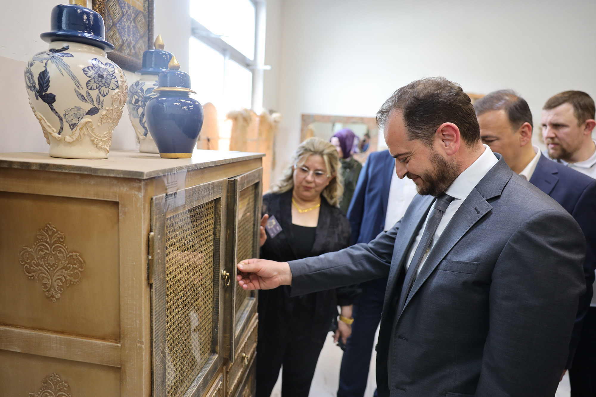 SAMEK’in yıl sonu sergileri Geyve’de başladı