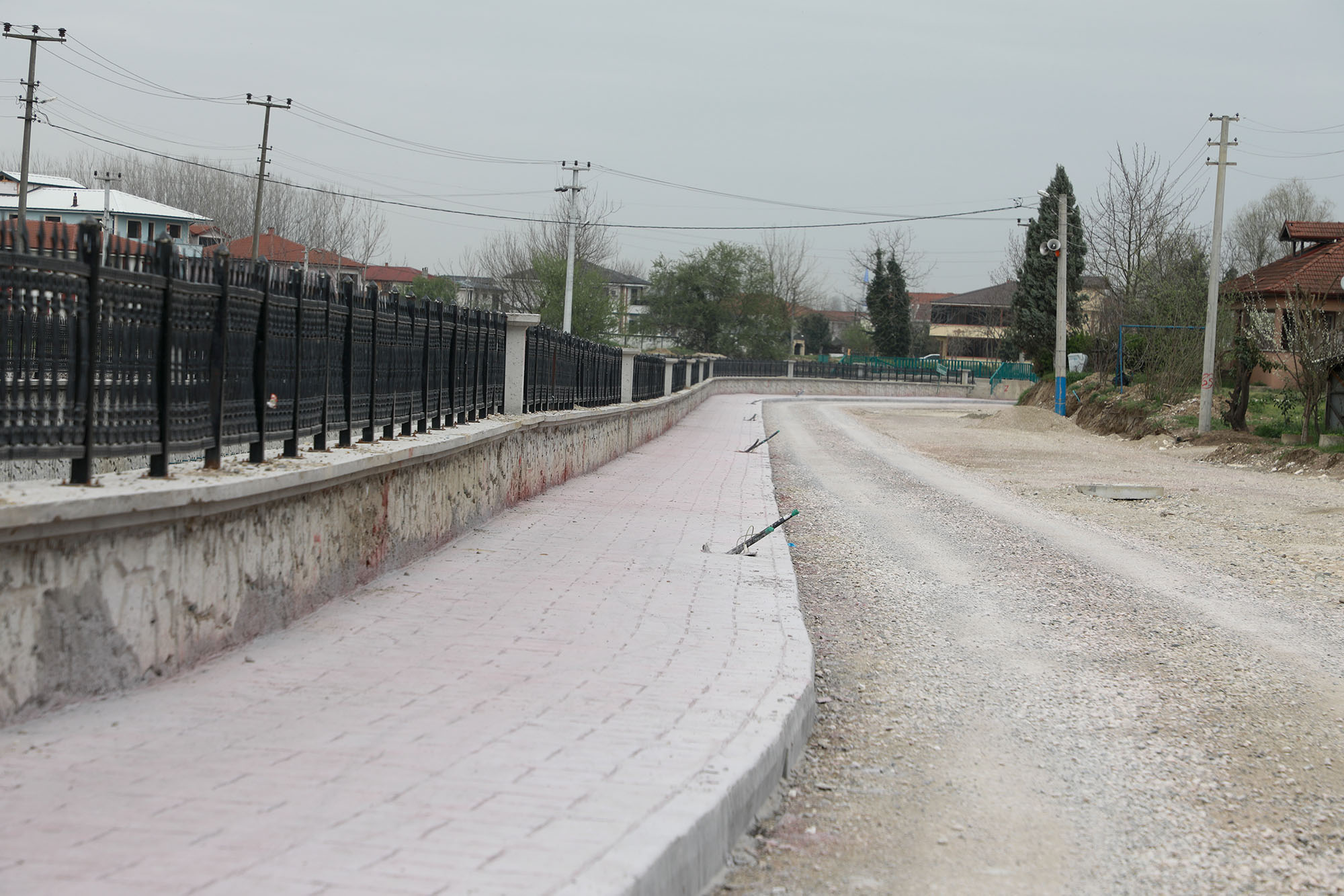 Karacasu’nun yeni cadde ve yaşam alanı hızla tamamlanıyor