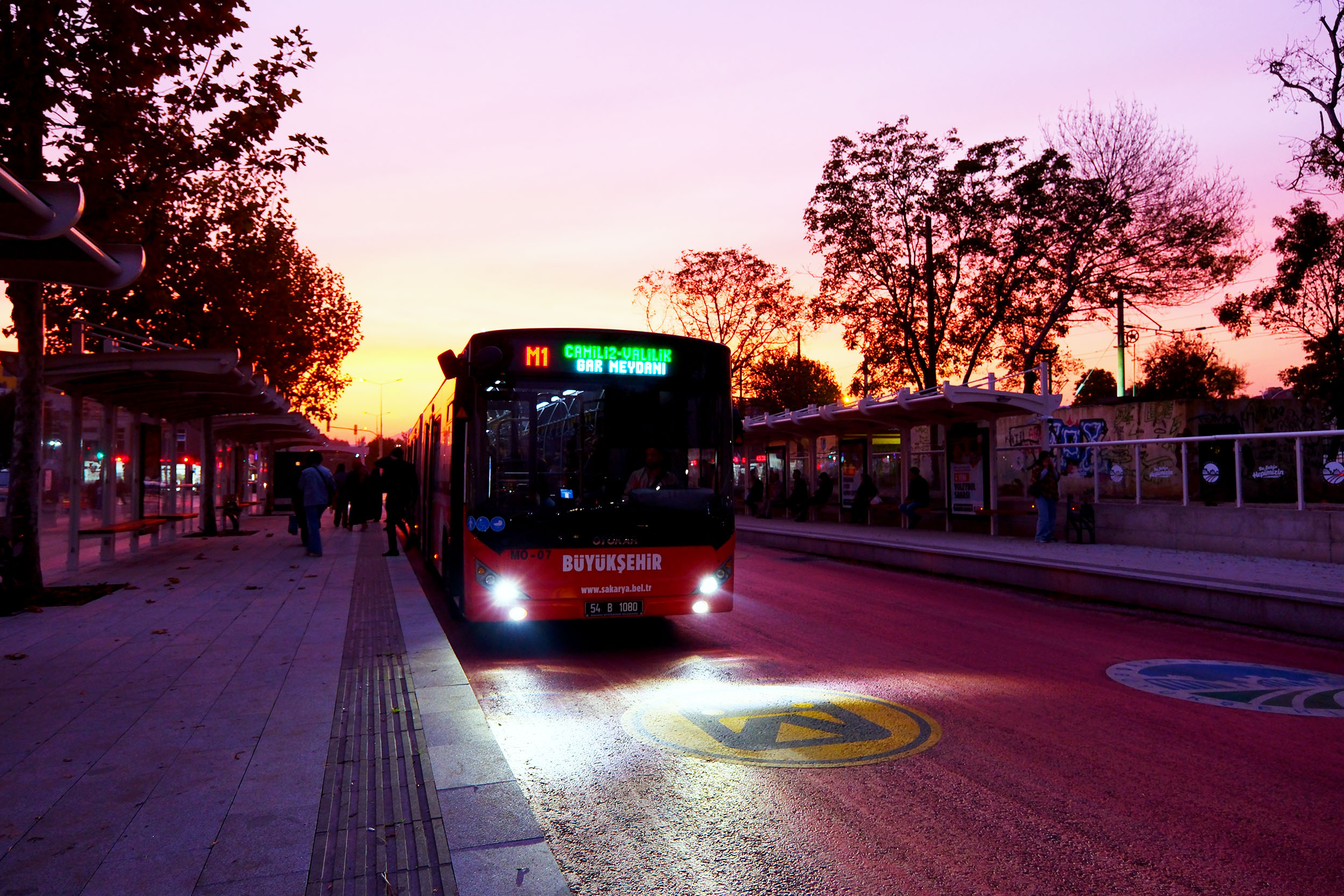 Sakarya’da metrobüsle 1 yıl: Rekor üstüne rekor kırdı….