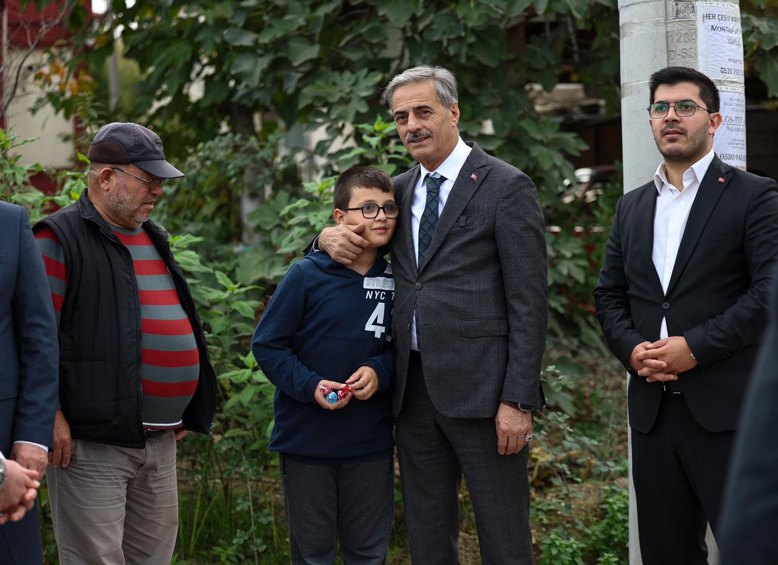 Yeni caddeler ve bağlantı yolları ile şehrimizin ulaşımına güç katıyoruz 