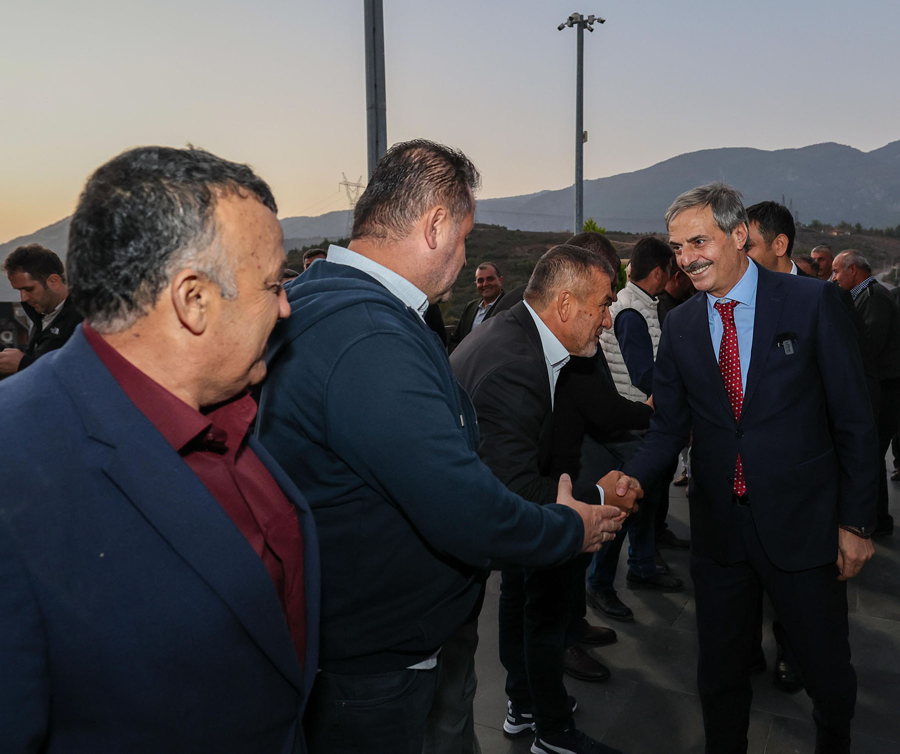 “Pamukova’nın yeni meydanı için hazırlık yapıyoruz”
