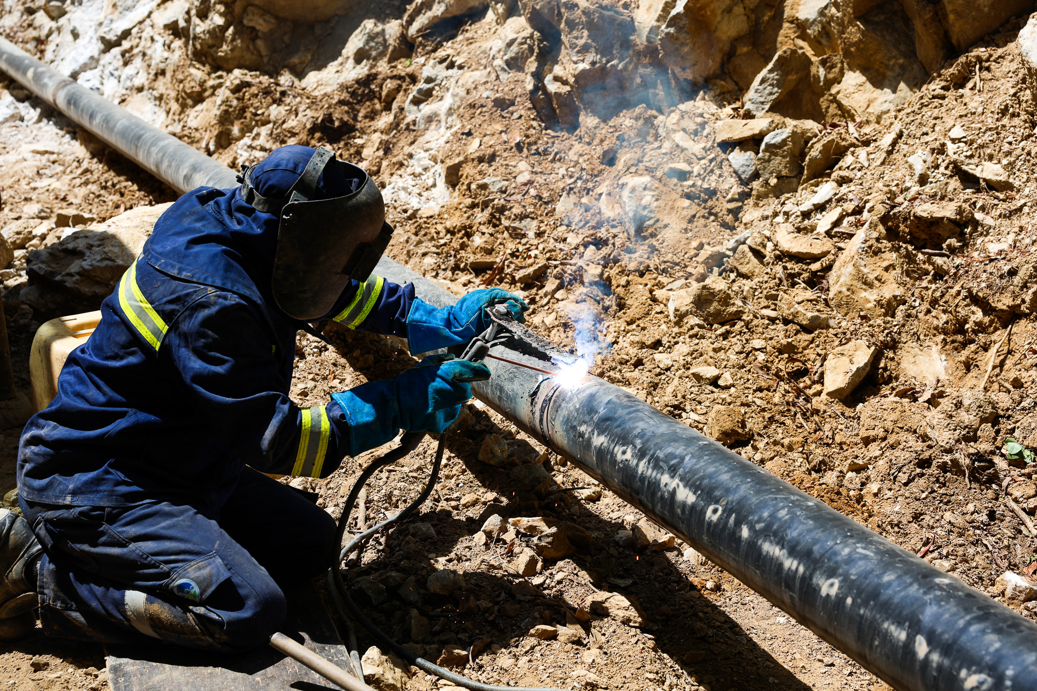Küçükesence Mahallesi’nde yenilenen 6 bin 400 metrelik hat sayesinde su kayıpları son buldu