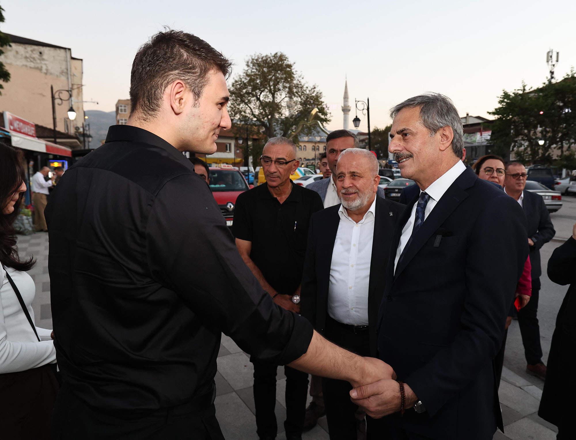 “İlçelerimizin beklentilerini karşılayacak adımları atmaya devam edeceğiz”