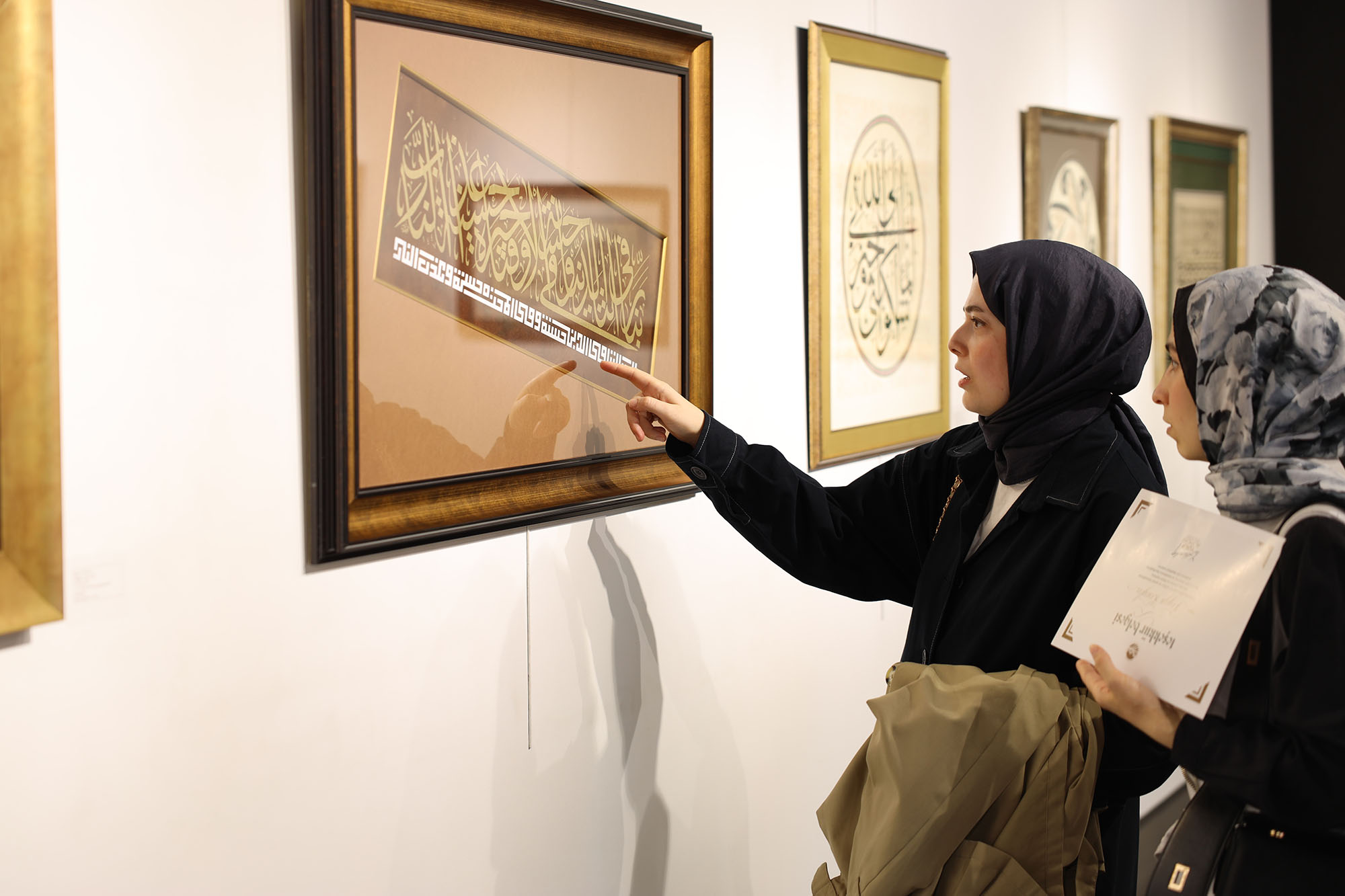 Usta dokunuşlarla hazırlanan “Nebi Mirası: Dua” sergisi OSM’de açıldı