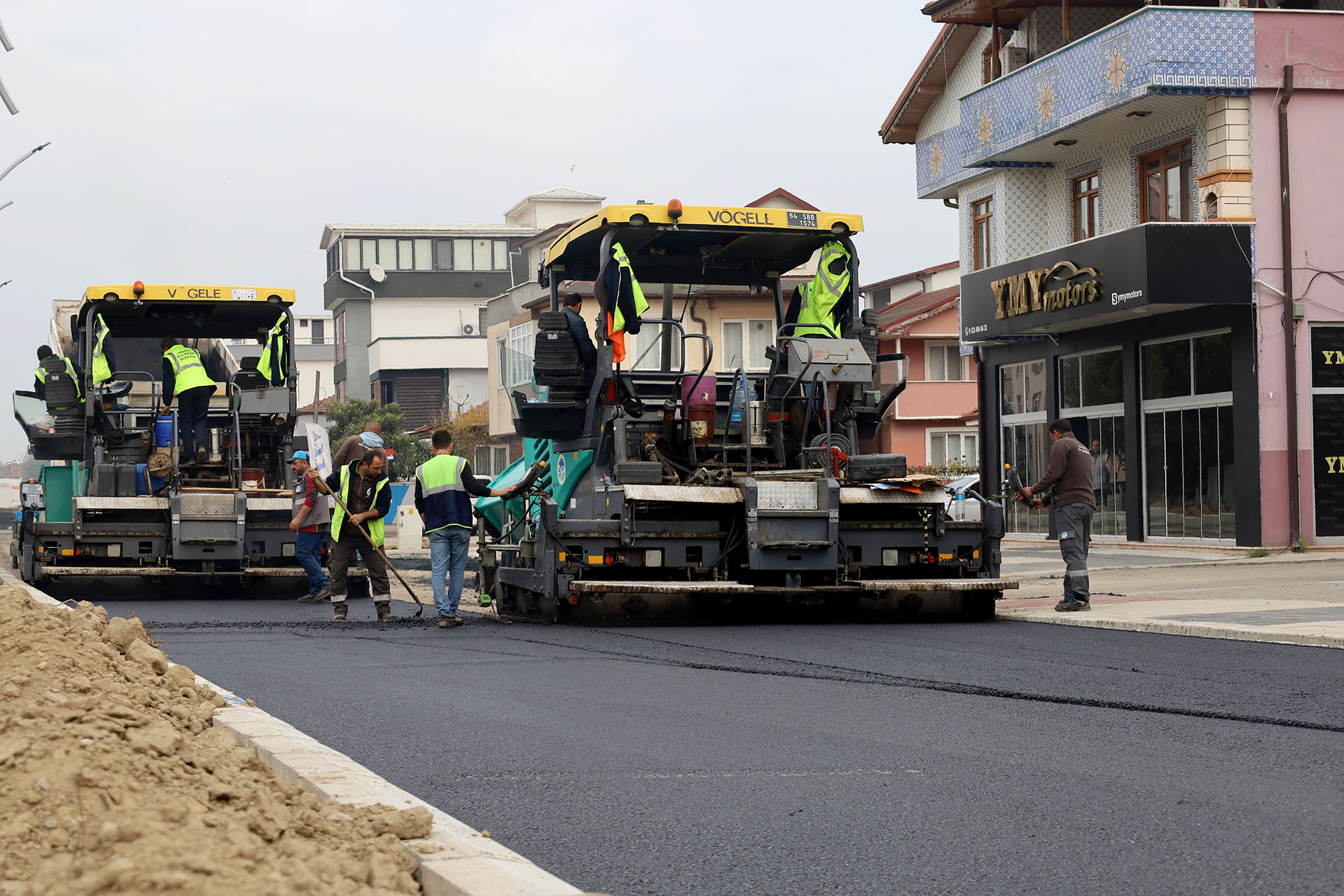 Ahmet Yesevi Caddesi Büyükşehir’in çalışmalarıyla modern bir yüz kazanıyor