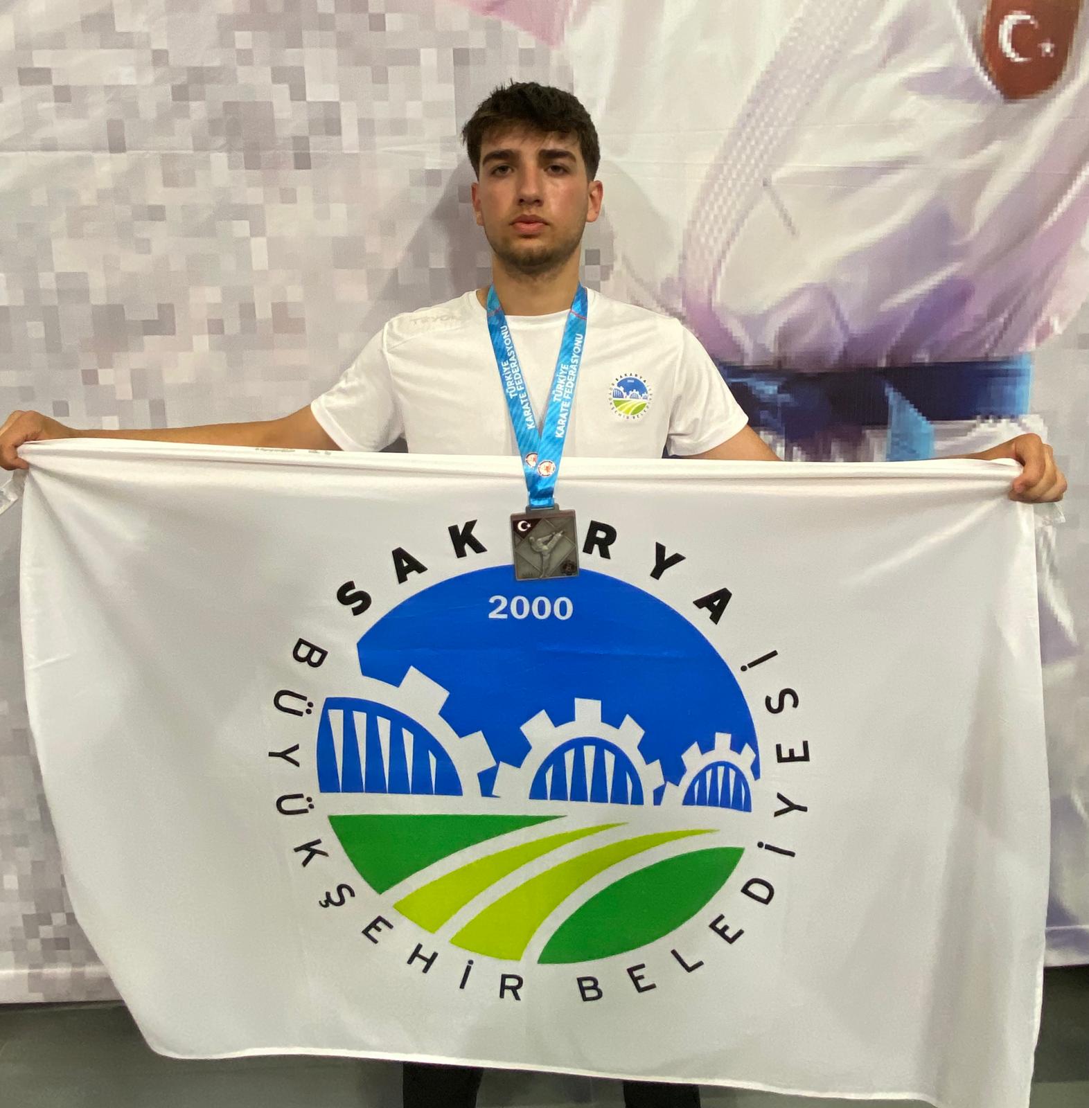 Büyükşehir sporcularından arka arkaya başarılar