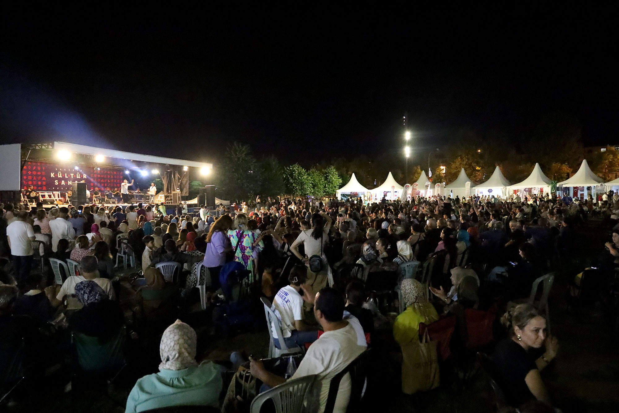 Hemşehri buluşmalarına unutulmaz son: Millet Bahçesi kültür festivalinde on binleri ağırladı