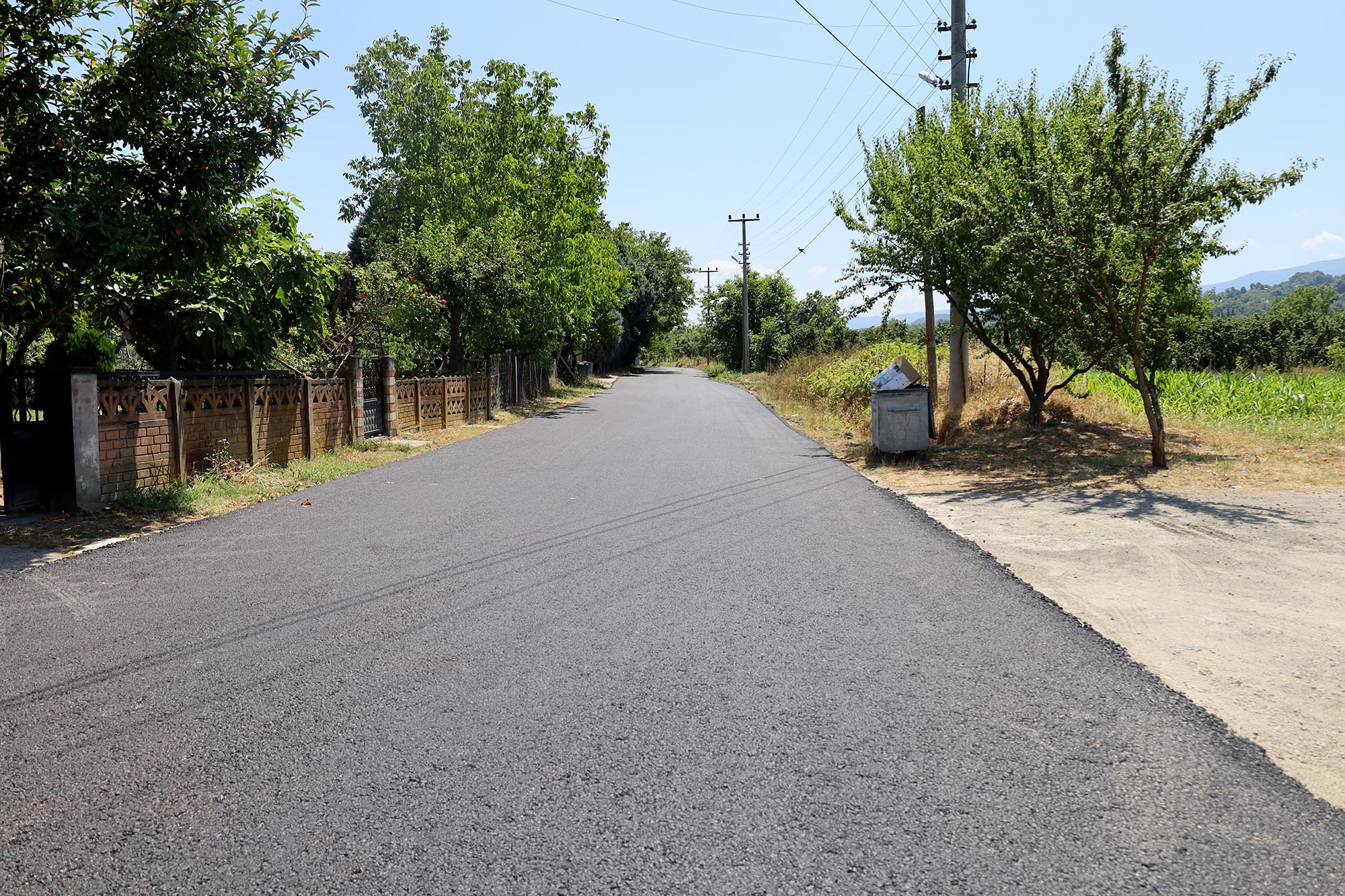 Arifiye’nin iki büyük mahallesini bağlayan yol Büyükşehirle sil baştan