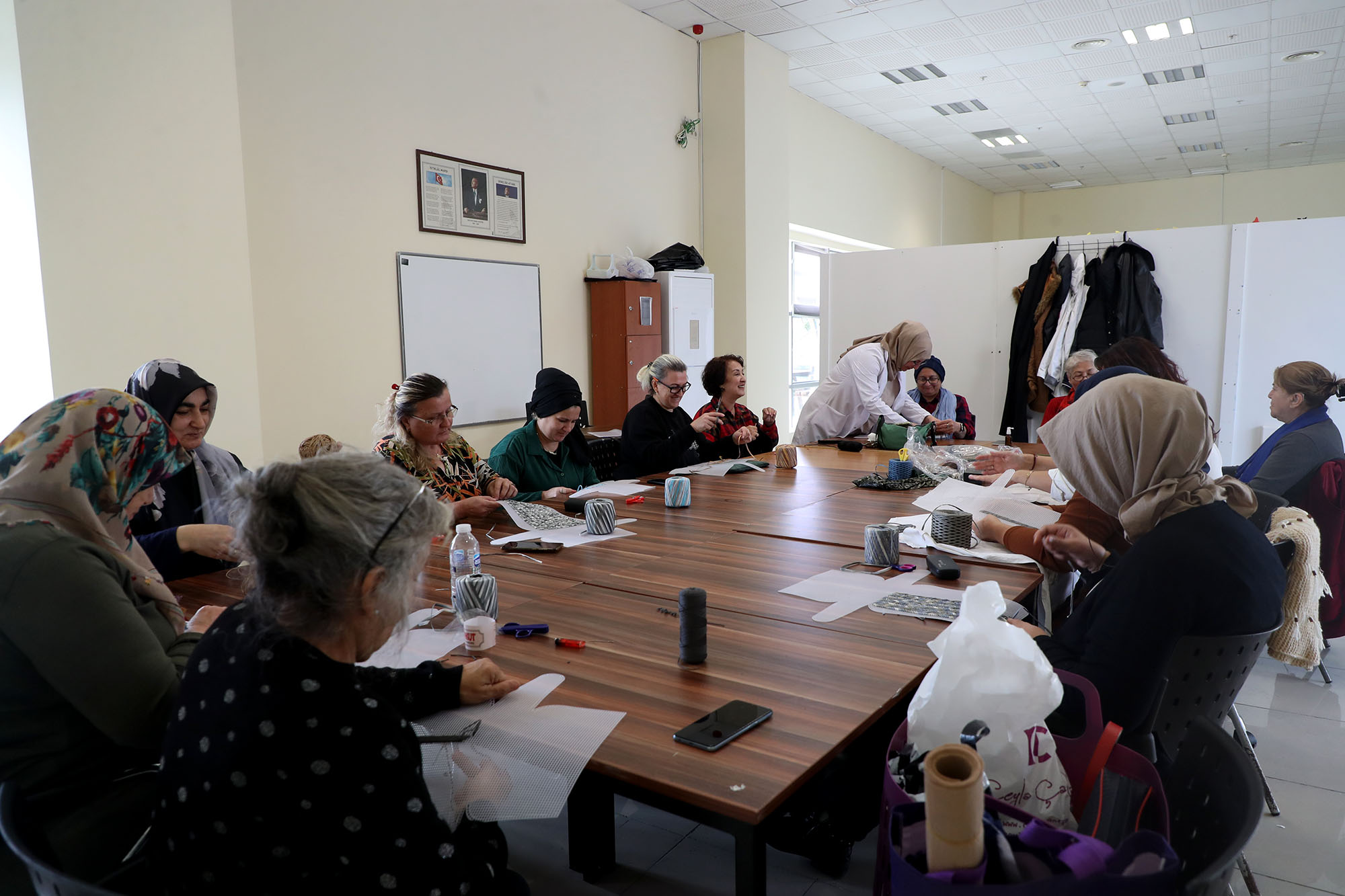 Camili SAMEK’te kendilerini geliştiriyorlar: Çeyizden dekoratife, örgüden pilatese kadar her şey var