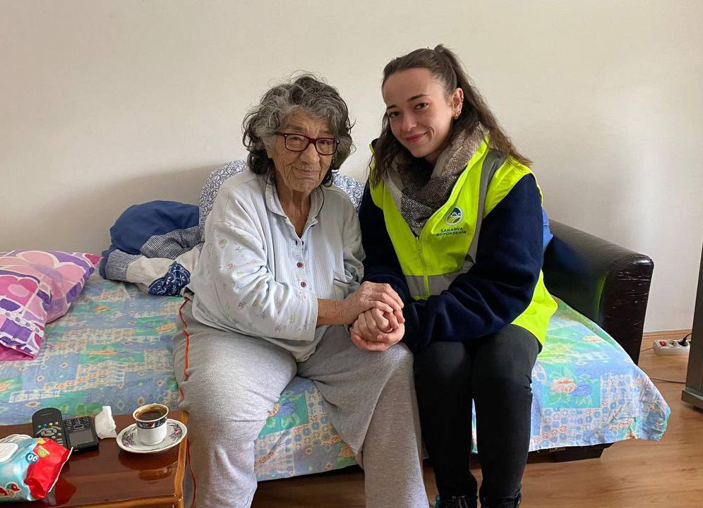 Sakarya’da yaşlılar YADEM’le çok mutlu: Yine yalnız bırakmadılar…