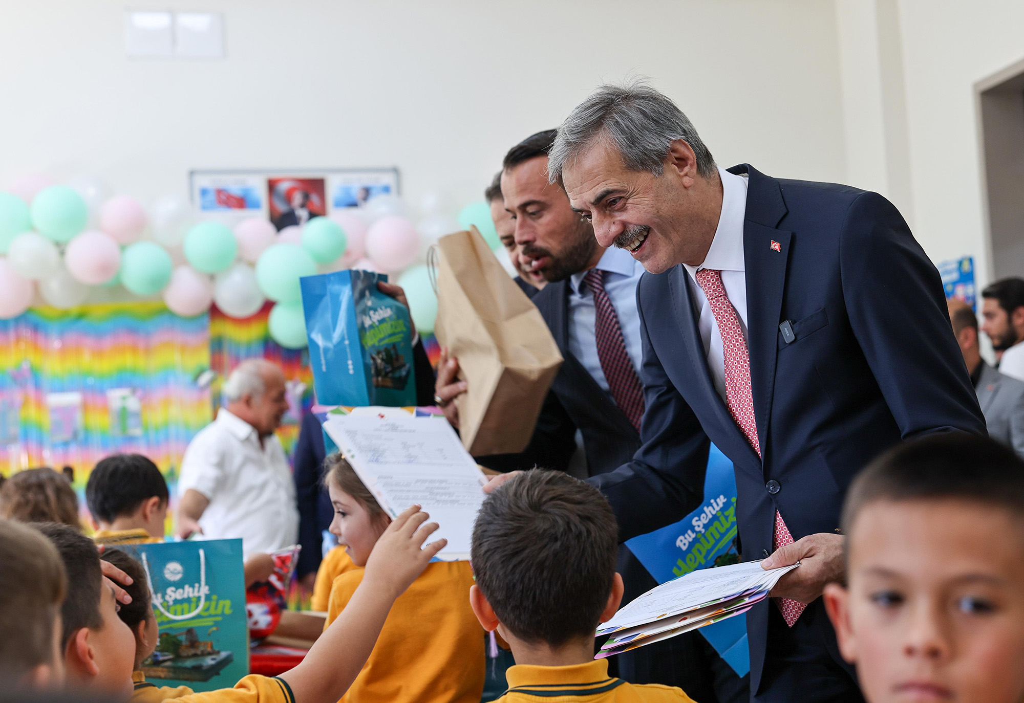 Yusuf Alemdar, çocukların heyecanına ortak oldu: “Siz bu şehrin ve geleceğin parlayan yıldızları olacaksınız”