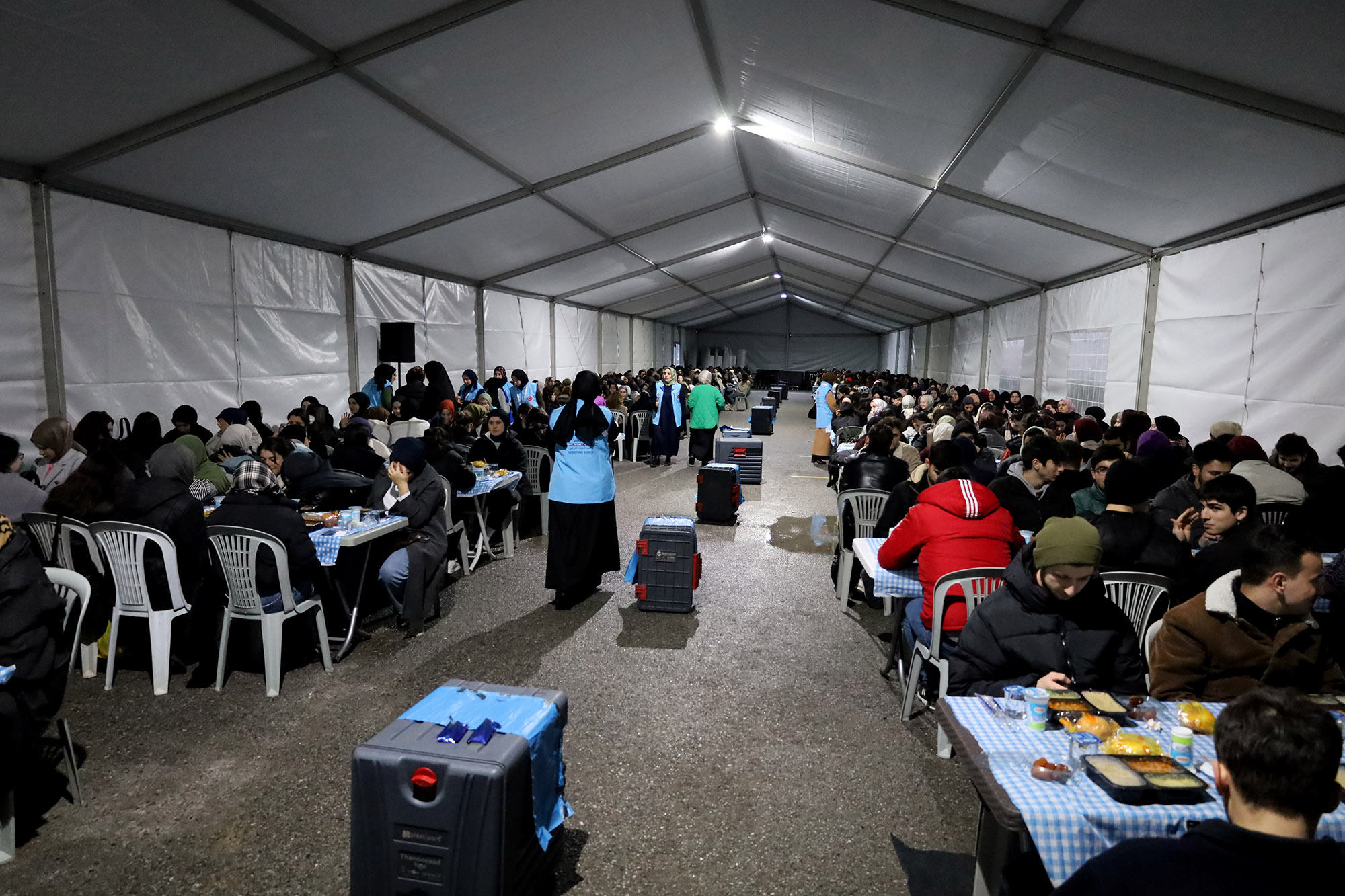 Büyükşehir’den bir Ramazan geleneği: Farklı renklerden binler yine aynı sofrada