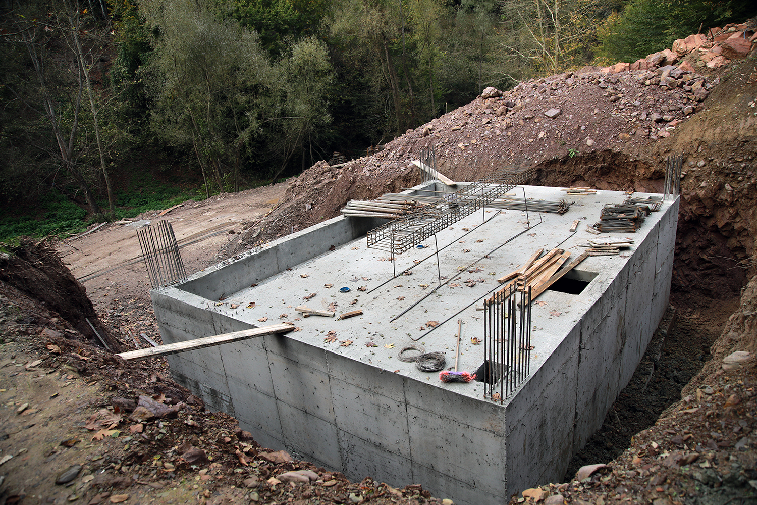 Hendek’in iki mahallesi kaynak suyu içecek
