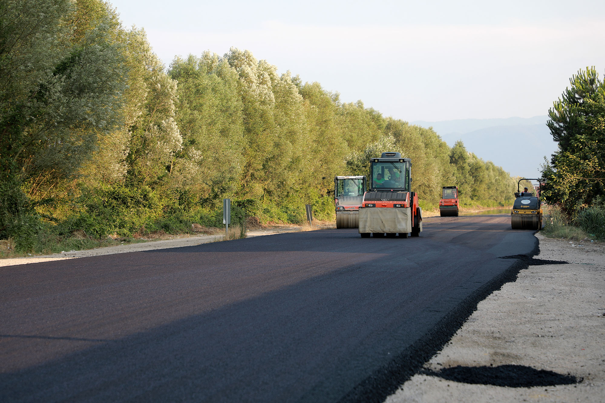 Akyazı’da 9 kilometrelik arter yepyeni yüzüyle hizmette: Büyükşehir çalışmaları tamamladı