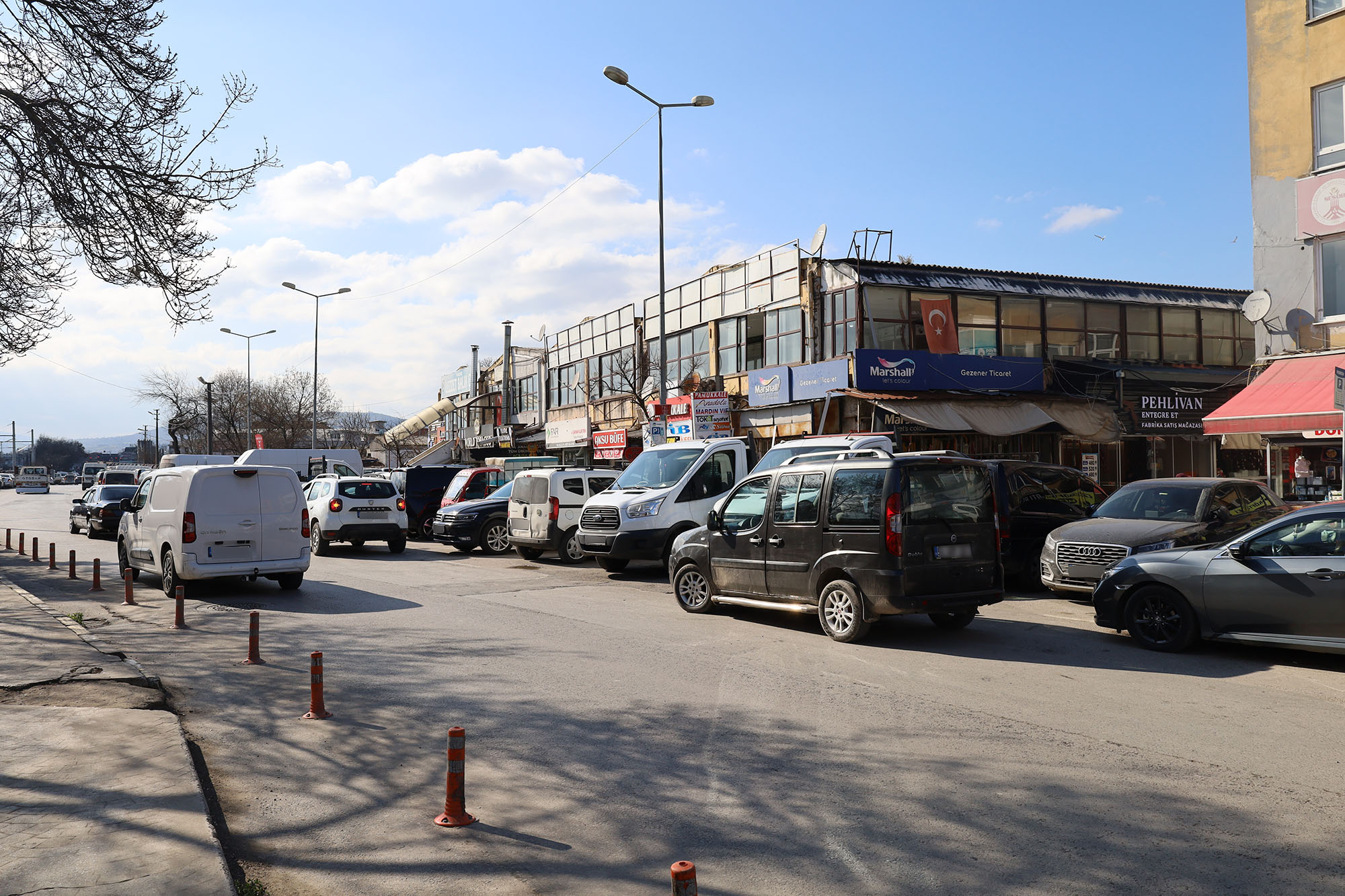 Her köşe başında aynı hatırlatmayı yapıyorlar: Bu şehir hepimizin…