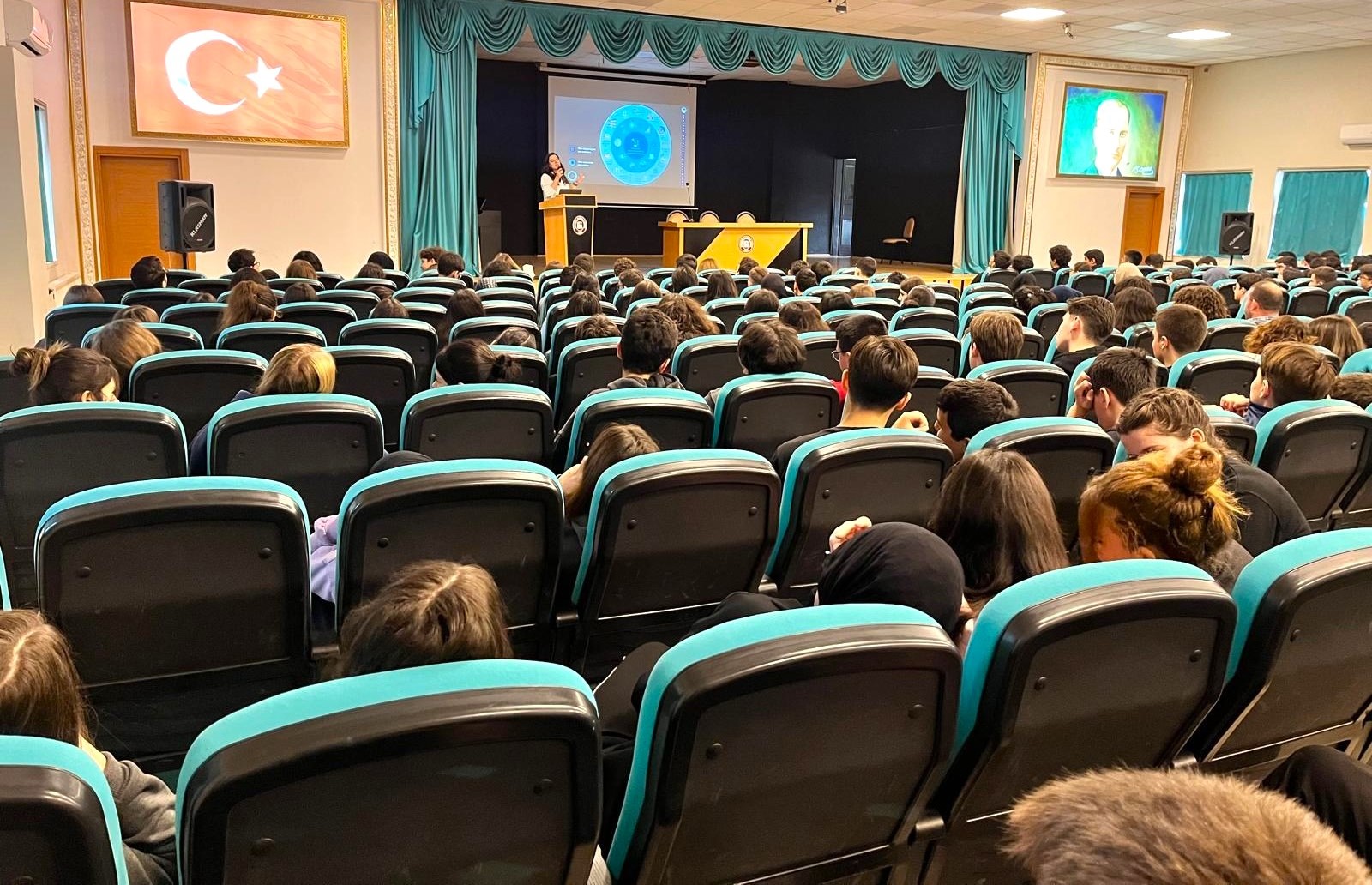 Büyükşehir’den bin 400 lise öğrencisine “İklim Değişikliği ve Sıfır Atık” eğitimi