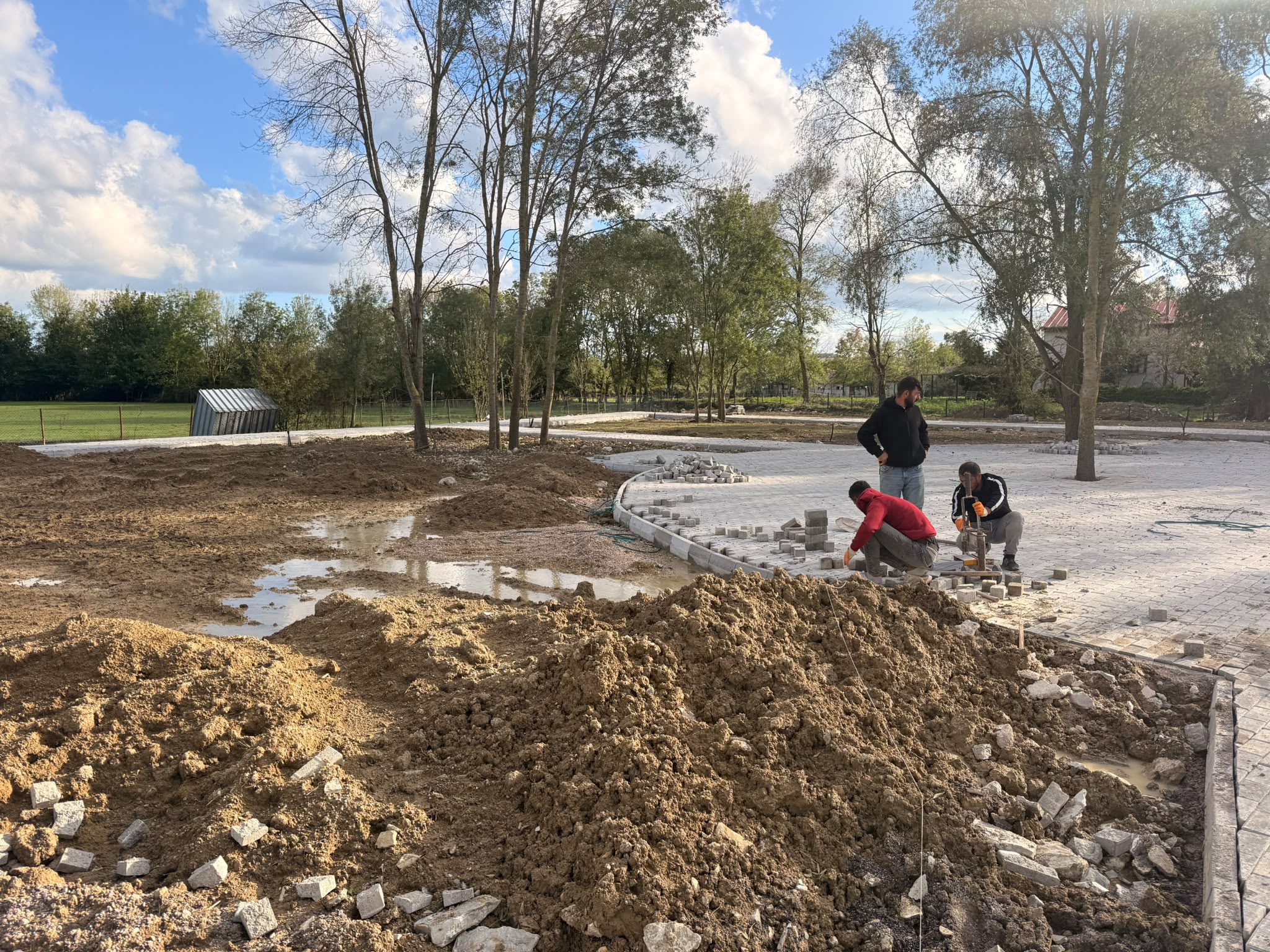 Kaynarca Uzakkışla’da yeni park için çalışmalar başladı