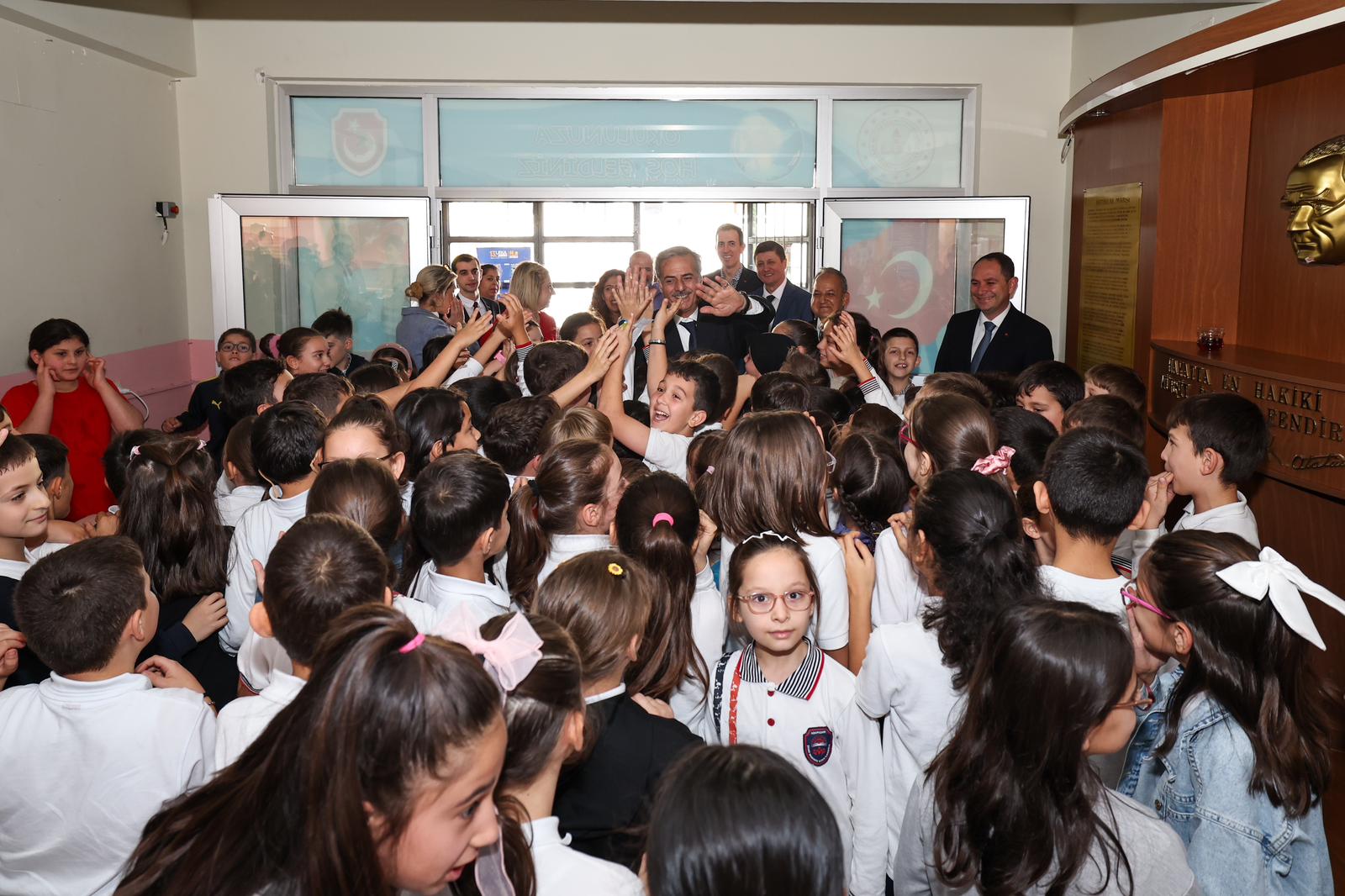 Minik Ravza arkadaşlarına verdiği ‘Yusuf Alemdar’ı getireceğim’ sözünü tuttu