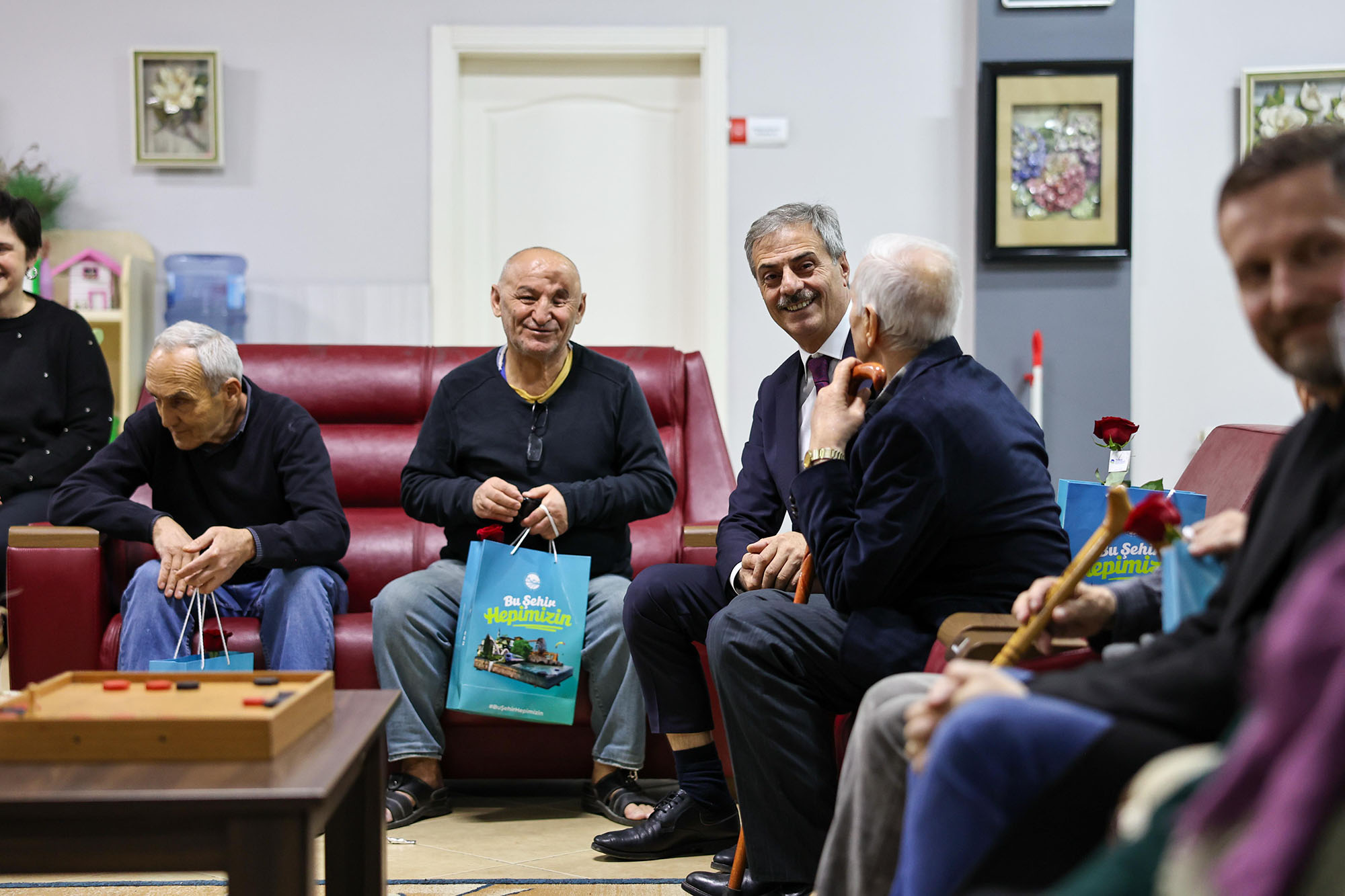 Yusuf Alemdar’dan eli öpülesi büyüklere anlamlı ziyaret: “Tecrübelerinizle bize daima yol gösterici oldunuz”