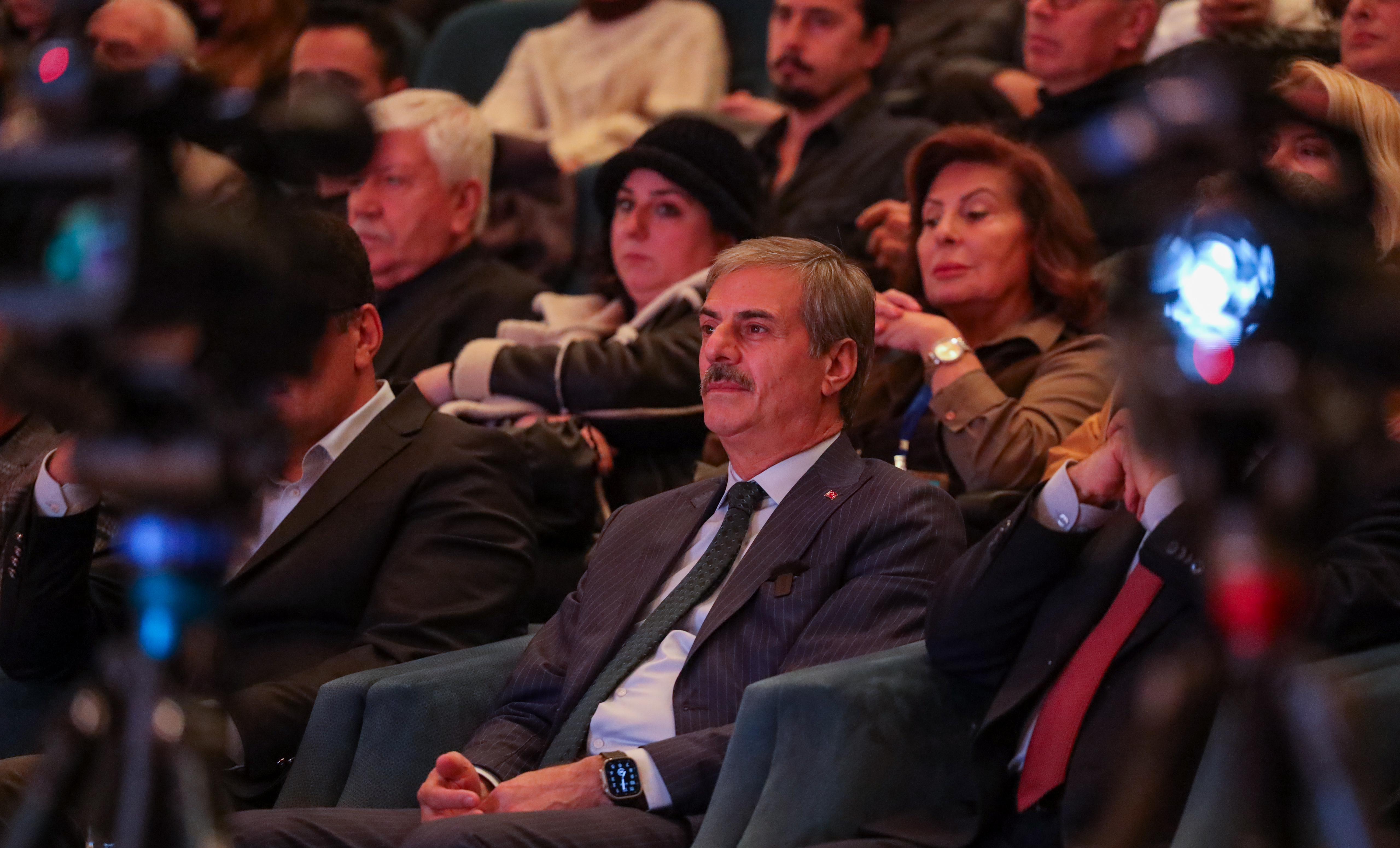 “Sanat toplumların ve şehirlerin gelişimine katkı sağlayan önemli başlıklardan biridir”