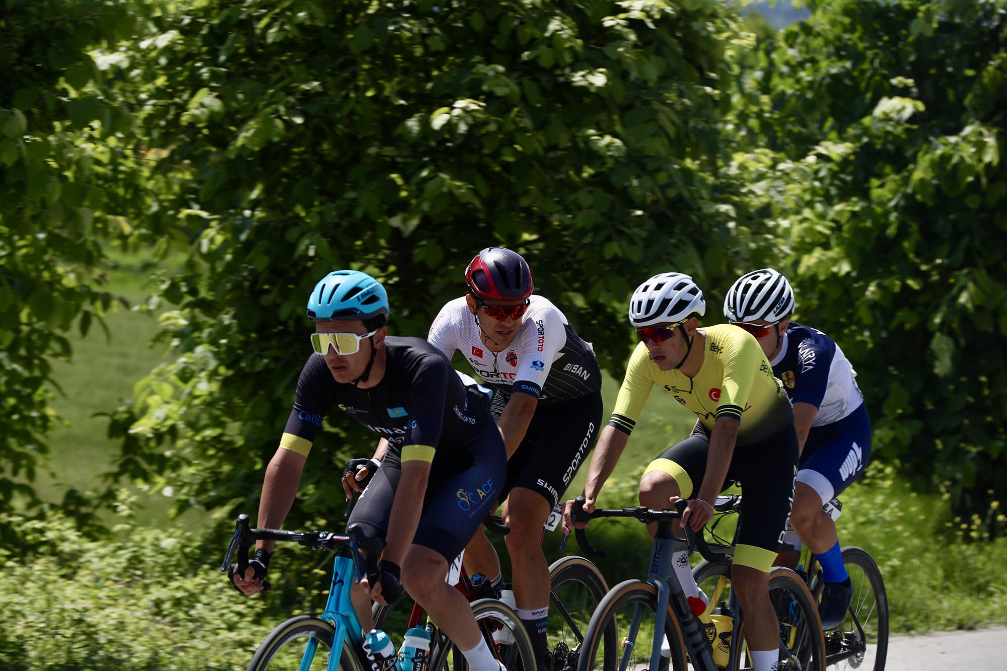 Tour Of heyecanı Sakarya’da sürüyor: Podyumda 2 Türk pedal