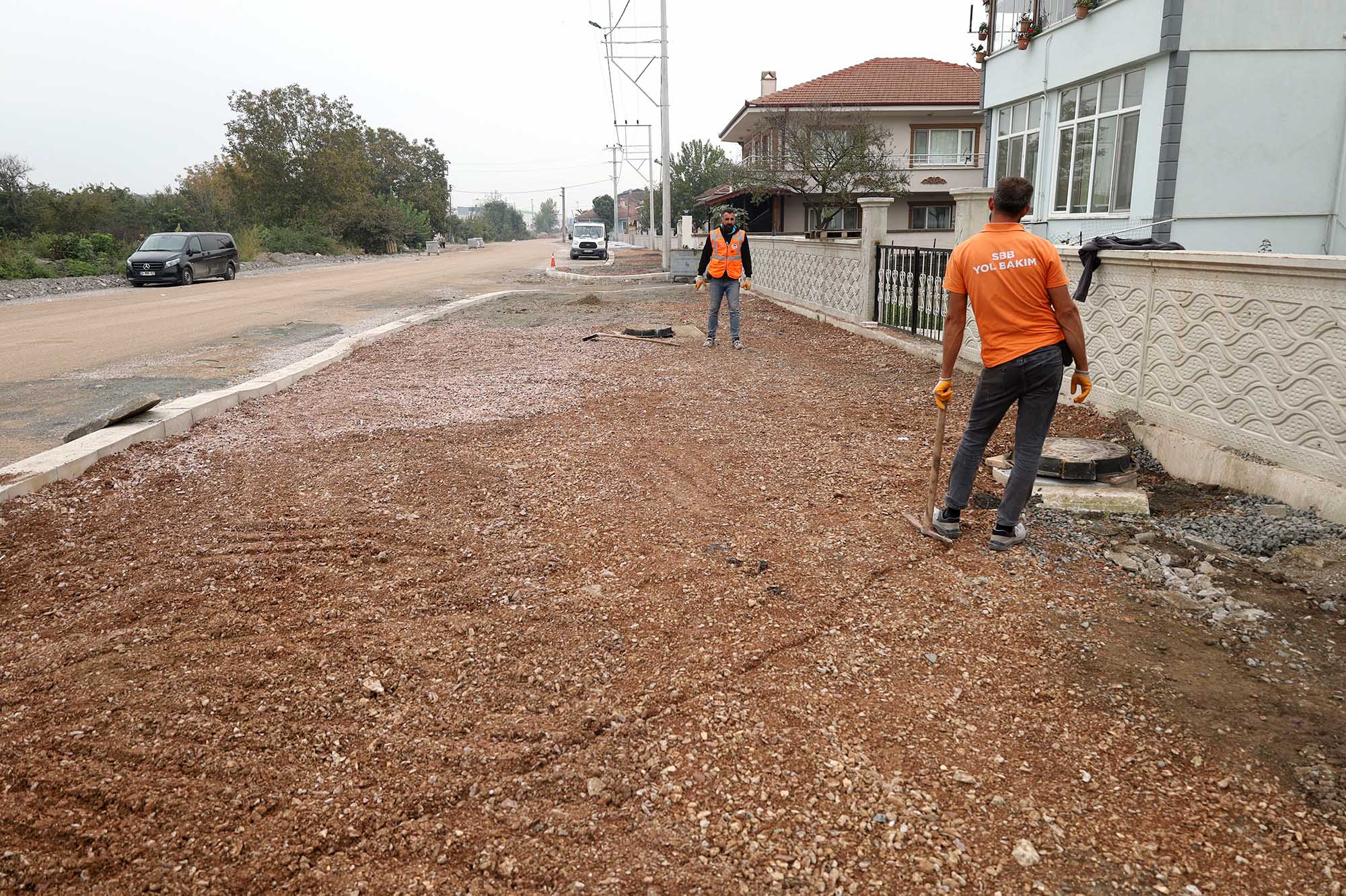 Hanlı-OSB duble yolunda önce kaldırım ve bisiklet yolu, ardından asfalta geçilecek