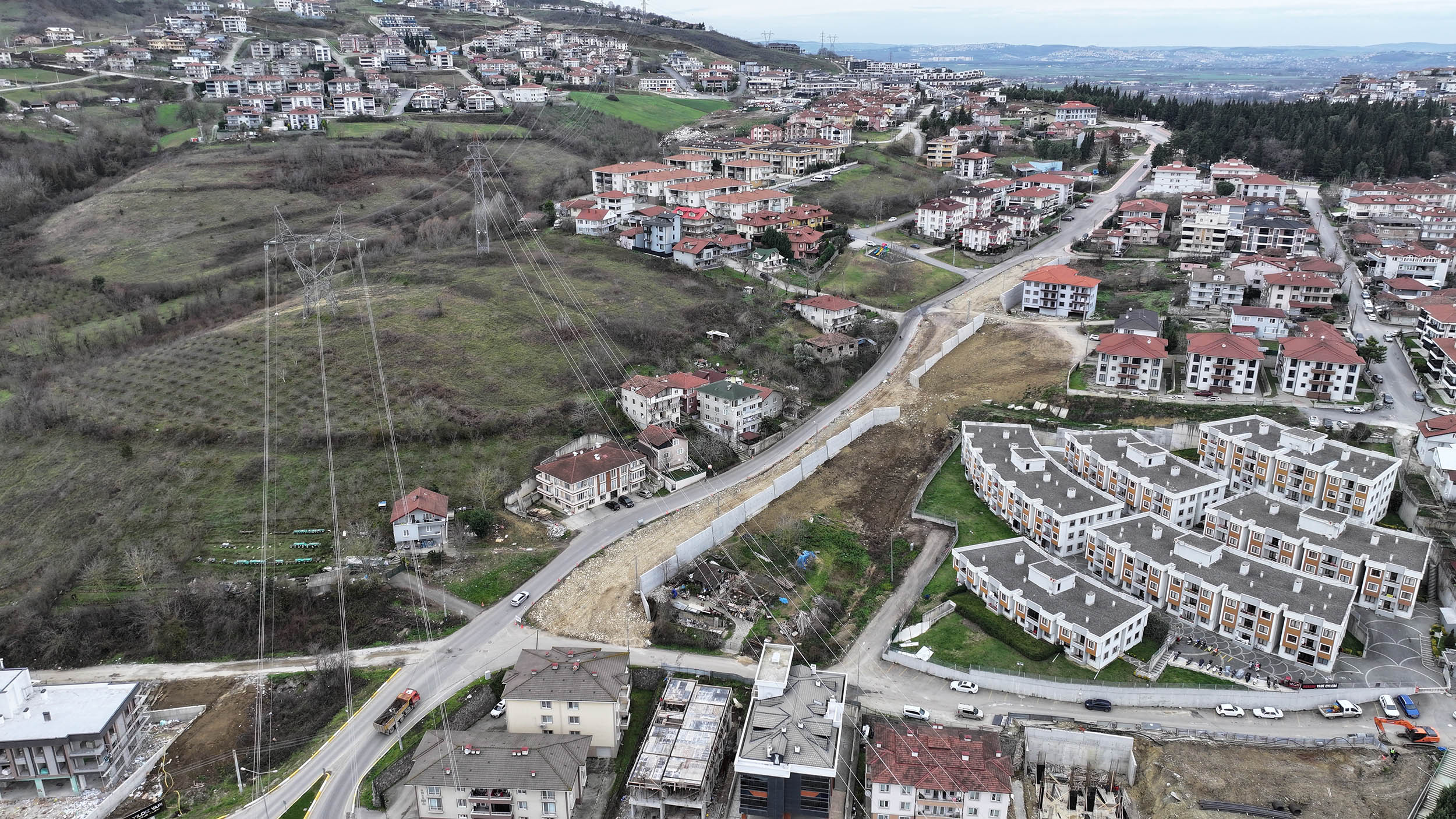 Büyükşehir, Serdivan 32. Sokak’ta yeni arteri adım adım tamamlıyor