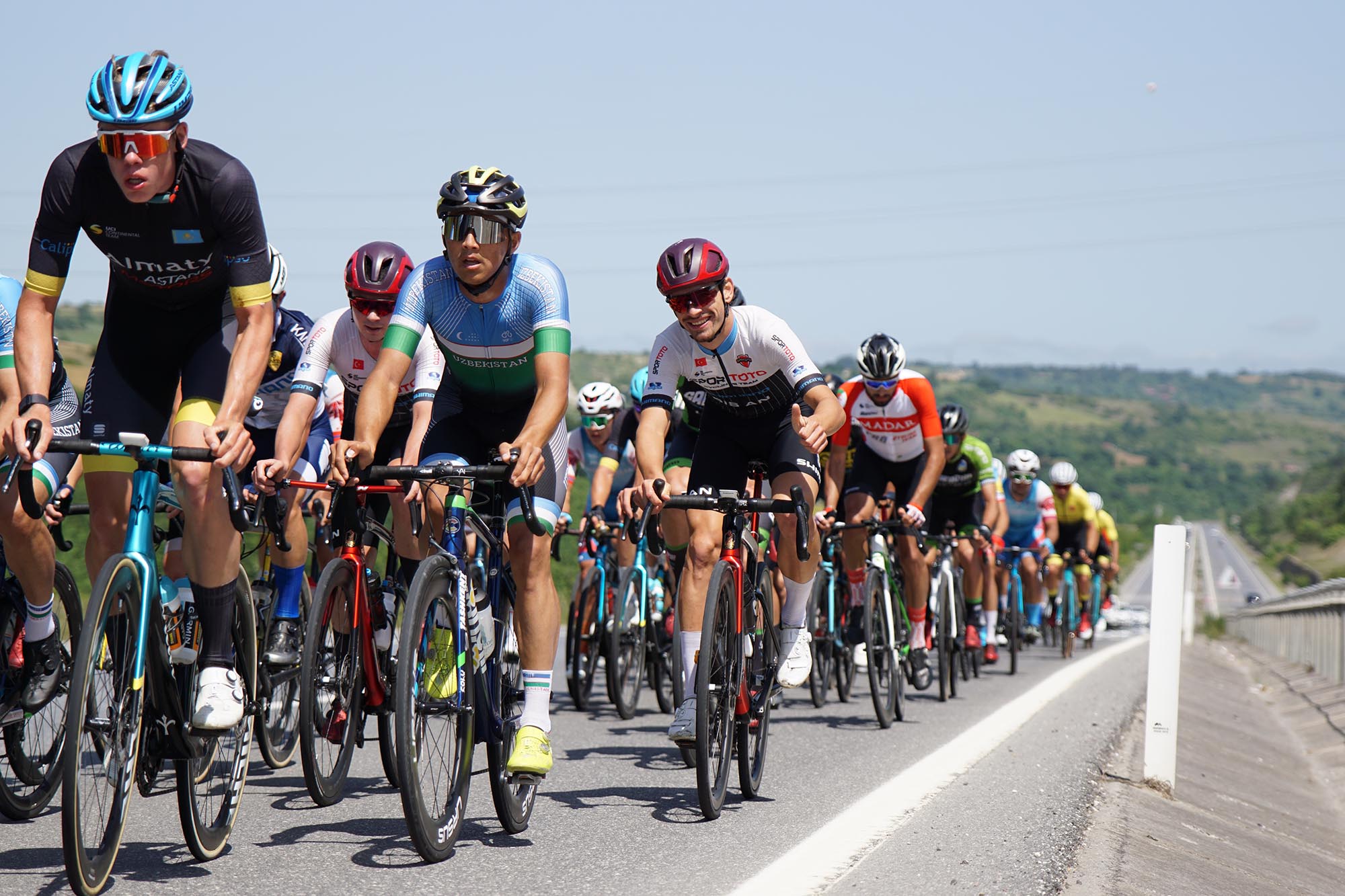 Tour Of heyecanı Sakarya’da sürüyor: Podyumda 2 Türk pedal