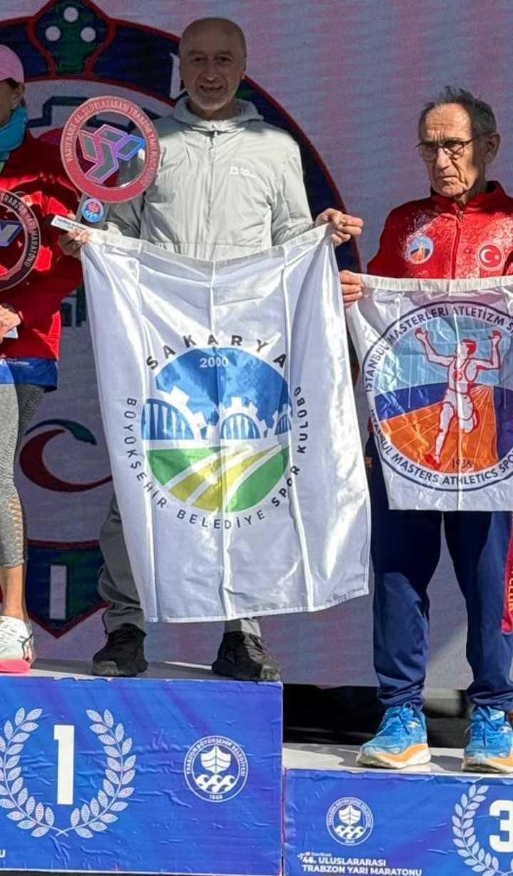 Büyükşehirli güreşçilerden Ankara’da madalya yağmuru