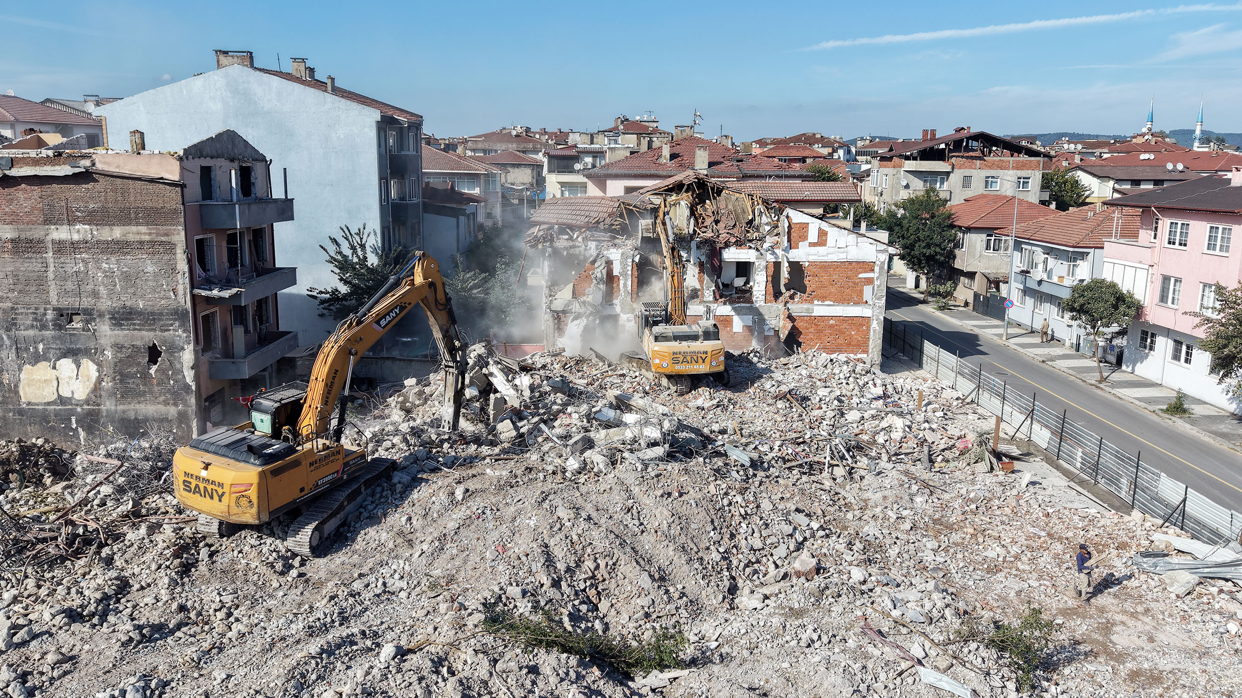 24 saat aralıksız süren kentsel dönüşümde 1 ayın bilançosu açıklandı: 45 yapı yıkıldı