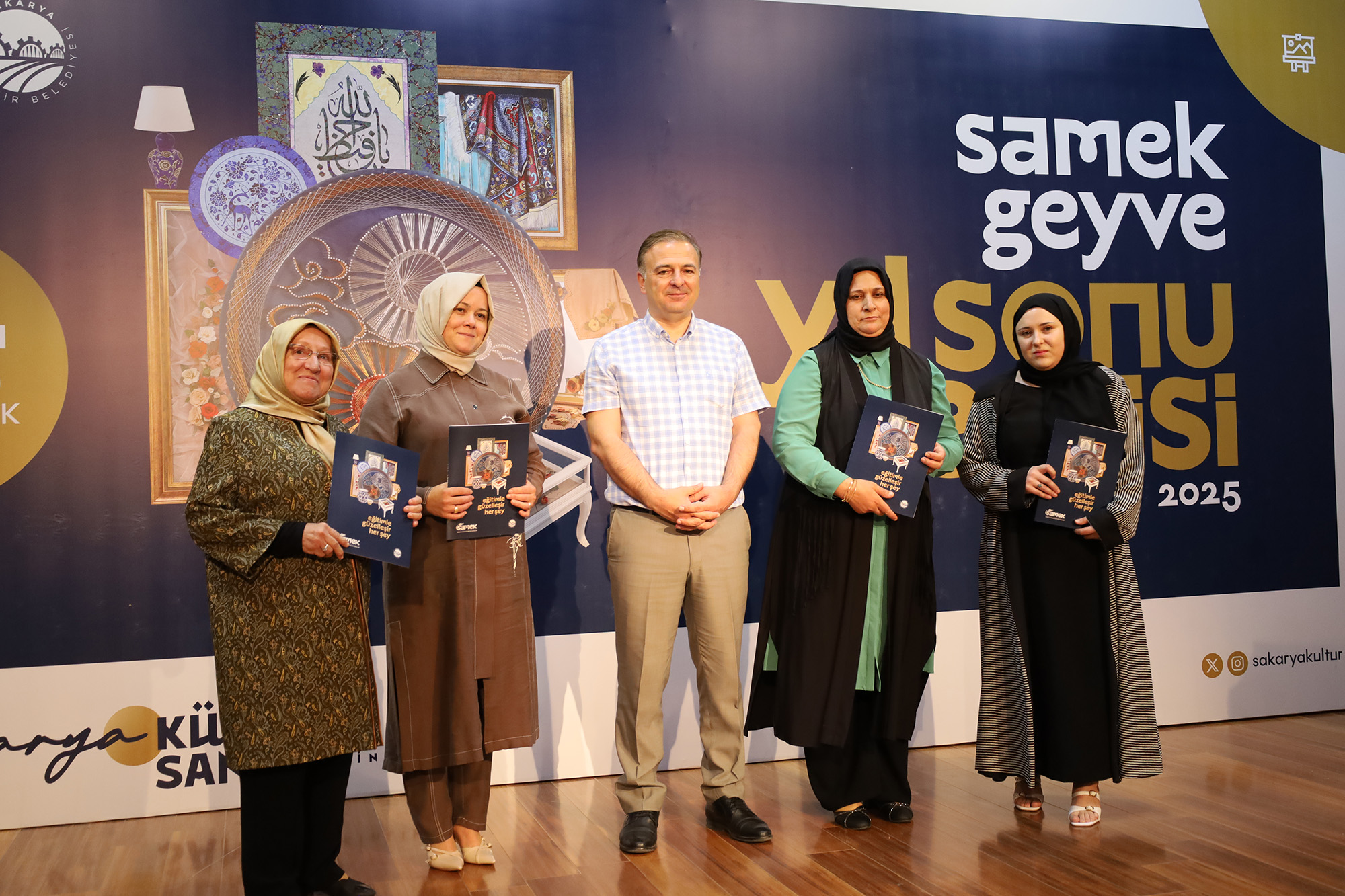 SAMEK kursiyerlerinden Geyve’de sanat şöleni: 350’yi aşkın eser sanatseverlerin beğenisine sunuldu