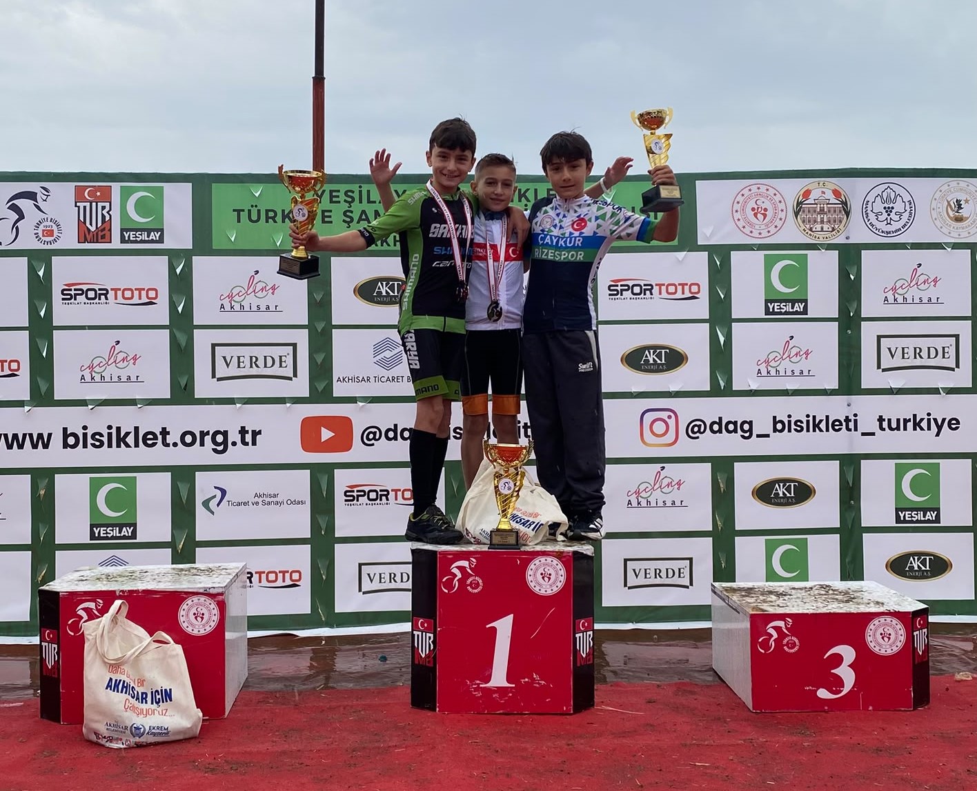 Büyükşehir’in pedalları Türkiye Şampiyonası’nda madalyaları topladı