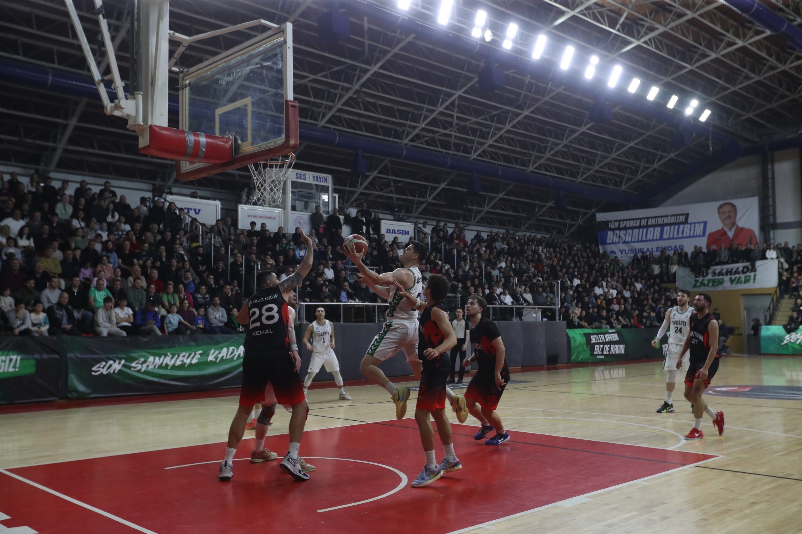 Büyükşehir Basketbol’dan taraftarı önünde net galibiyet: 86-66