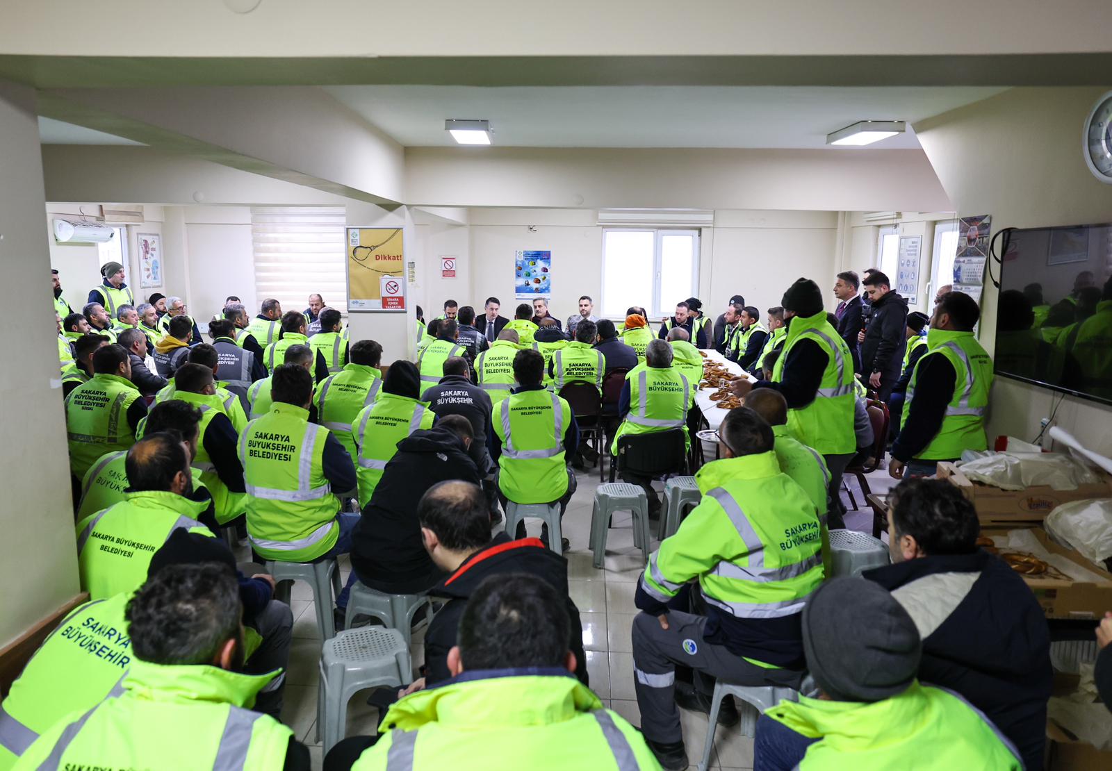 “Özverili çalışmalarınızla şehrin her noktasına ulaşıyoruz”