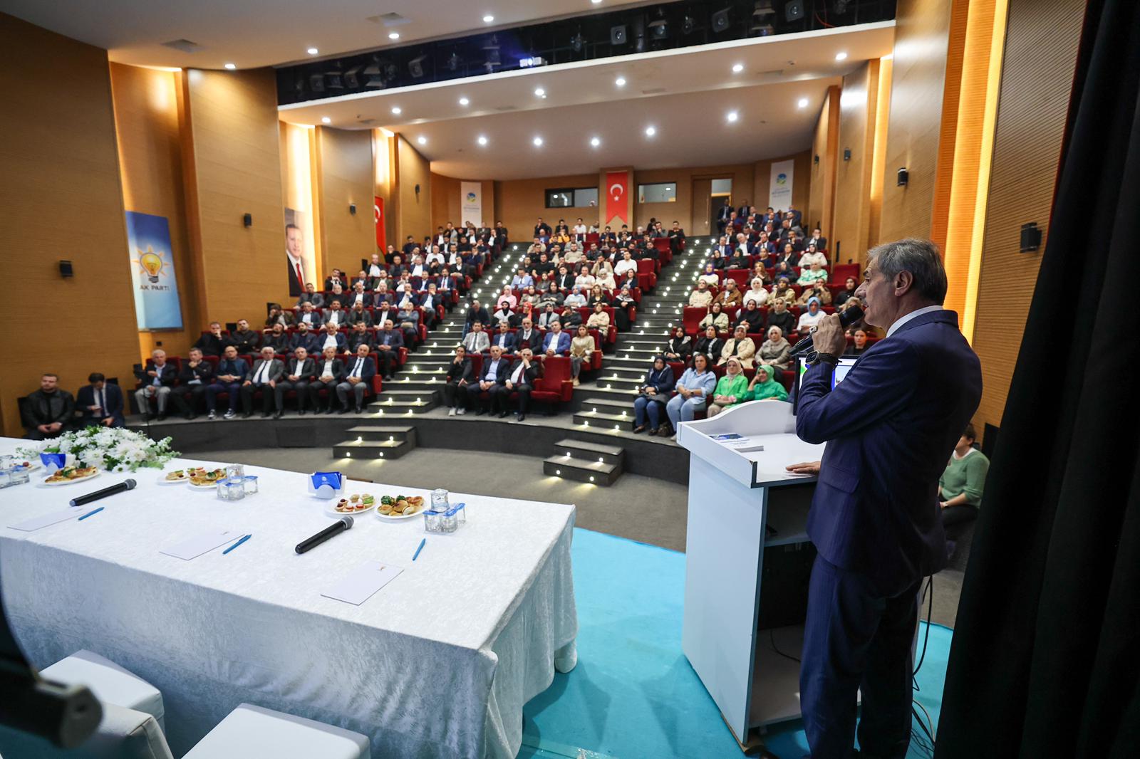 “Her anımızı şehrimizin geleceği ve insanımıza hizmet gündemiyle yaşıyoruz”