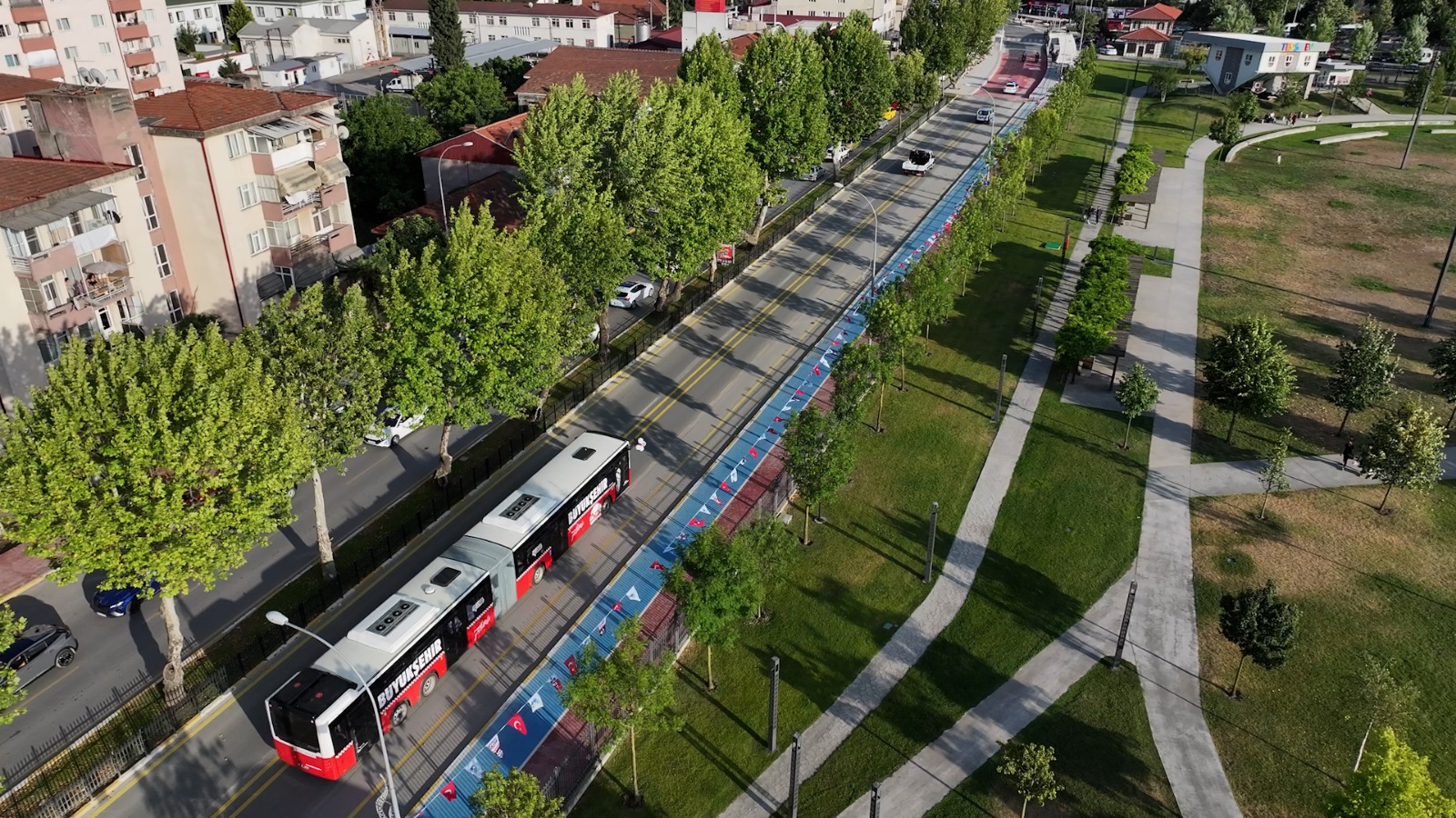 Metrobüsler Yusuf Alemdar’ın söz verdiği tarihte Sakarya yollarında
