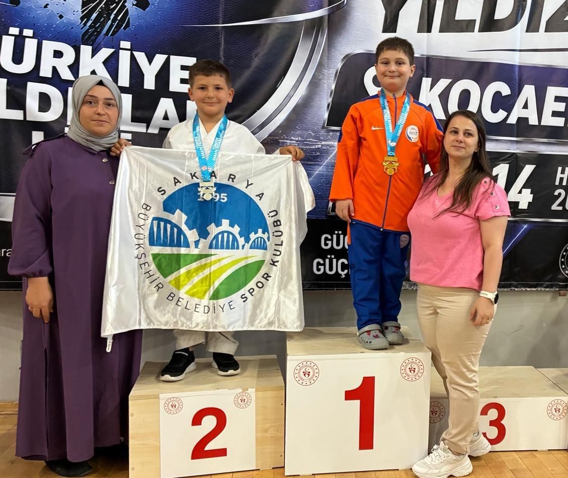 Büyükşehir’in minik yıldızları Kocaeli’den 19 madalya ile döndü