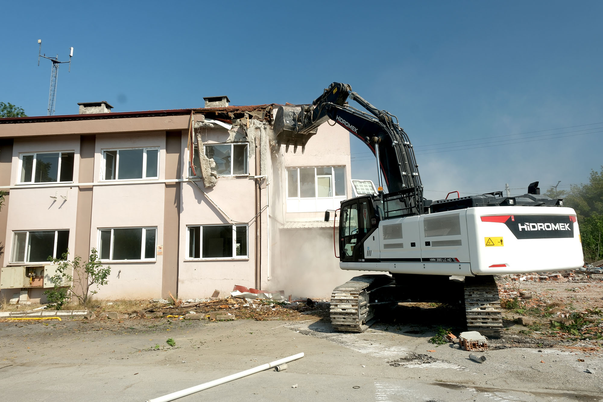 Büyükşehir adımları peş peşe atıyor: “Sakarya’mıza yakışır hizmet binası için çalışmalar başladı”