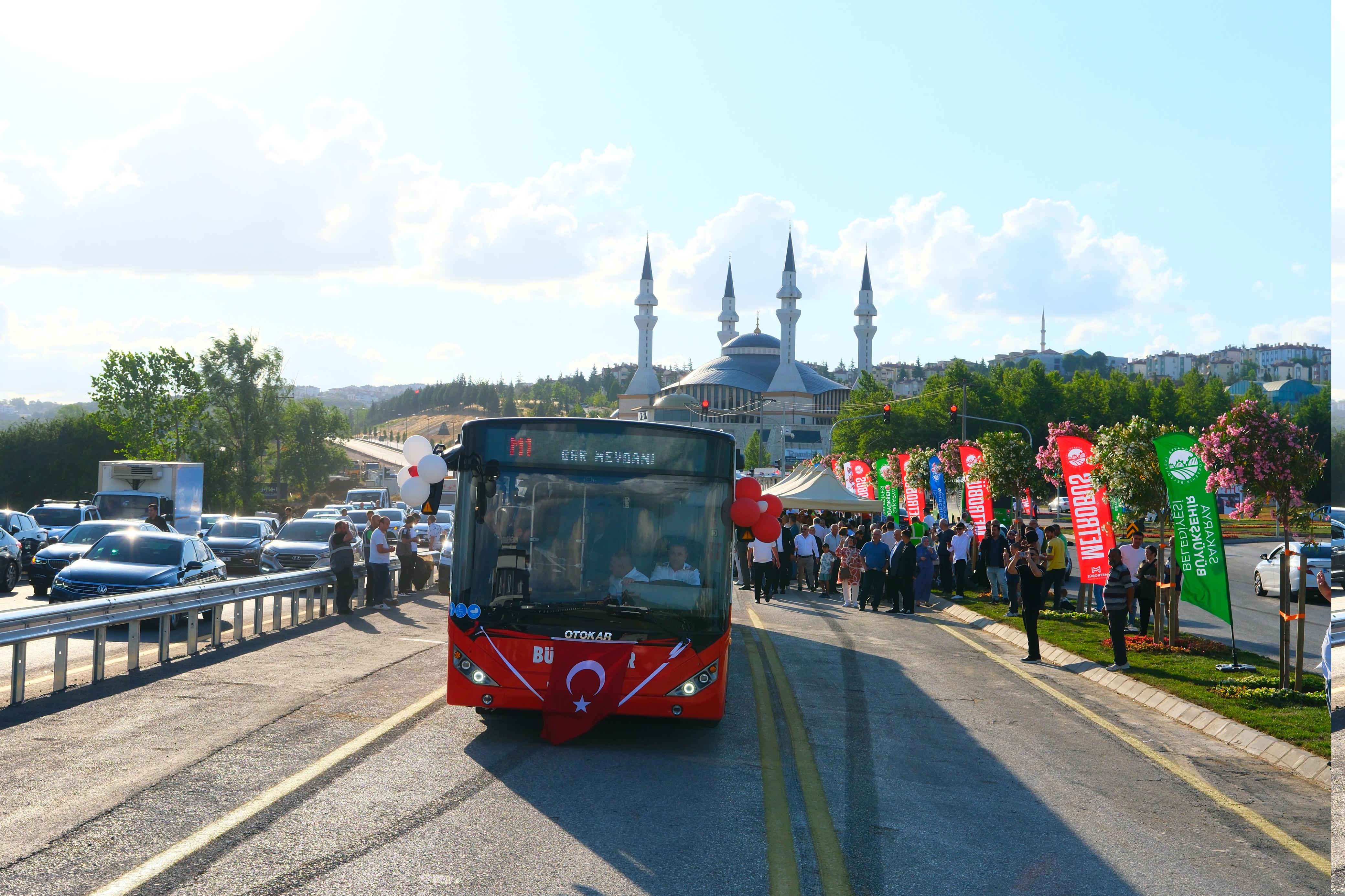 Metrobüsler Yusuf Alemdar’ın söz verdiği tarihte Sakarya yollarında