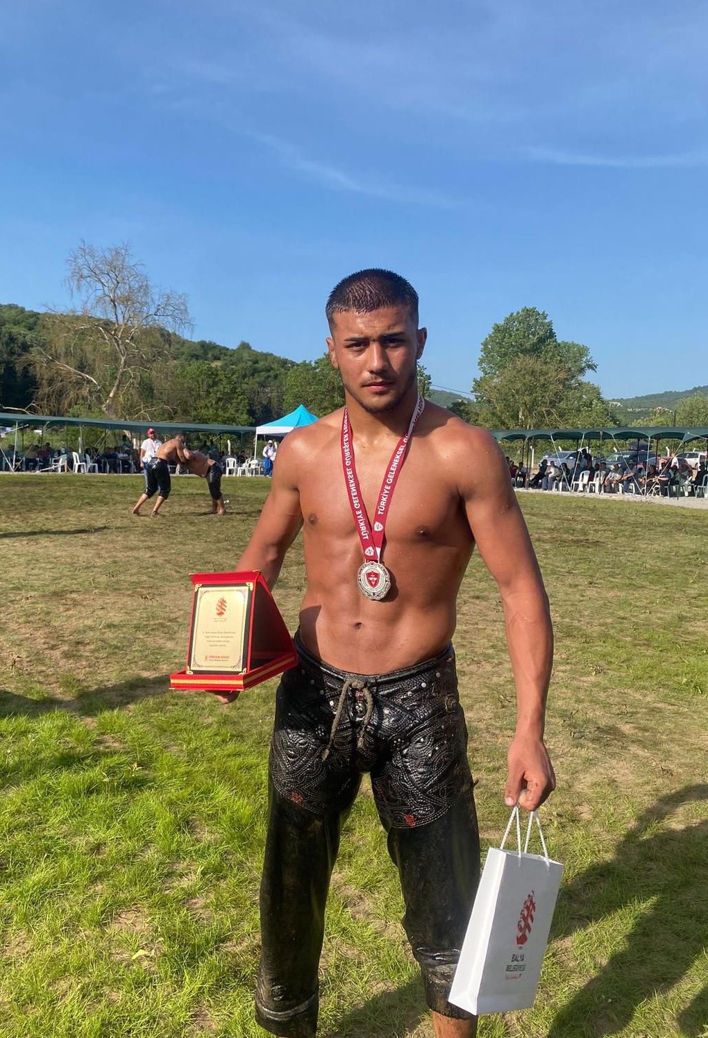 Büyükşehir sporcuları başarılarıyla göz doldurdu