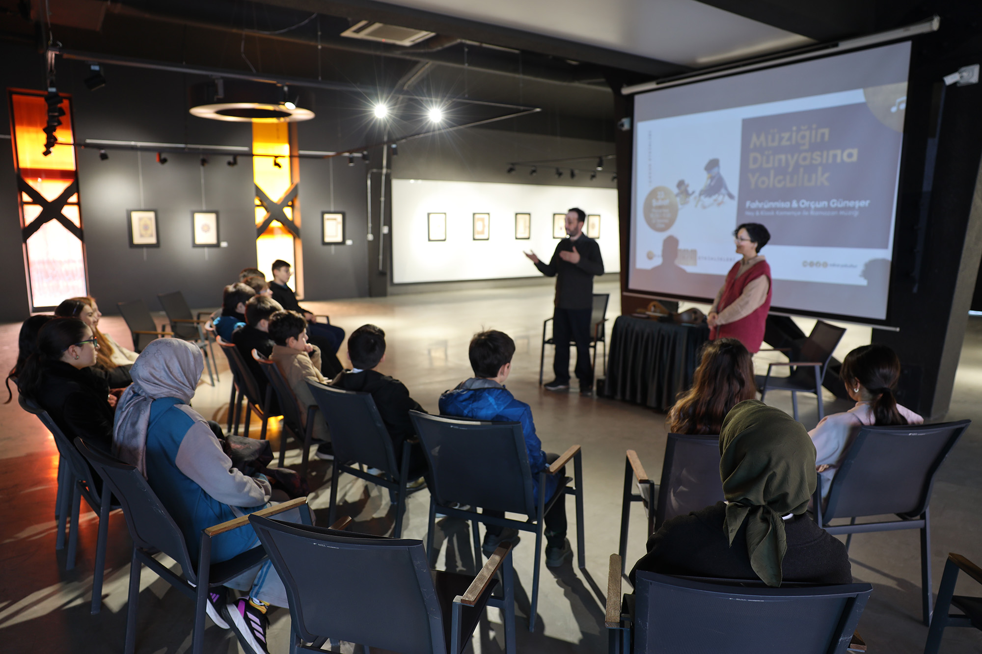 Çocuklara OSM’de müziğin dünyasına yolculuk yaptı